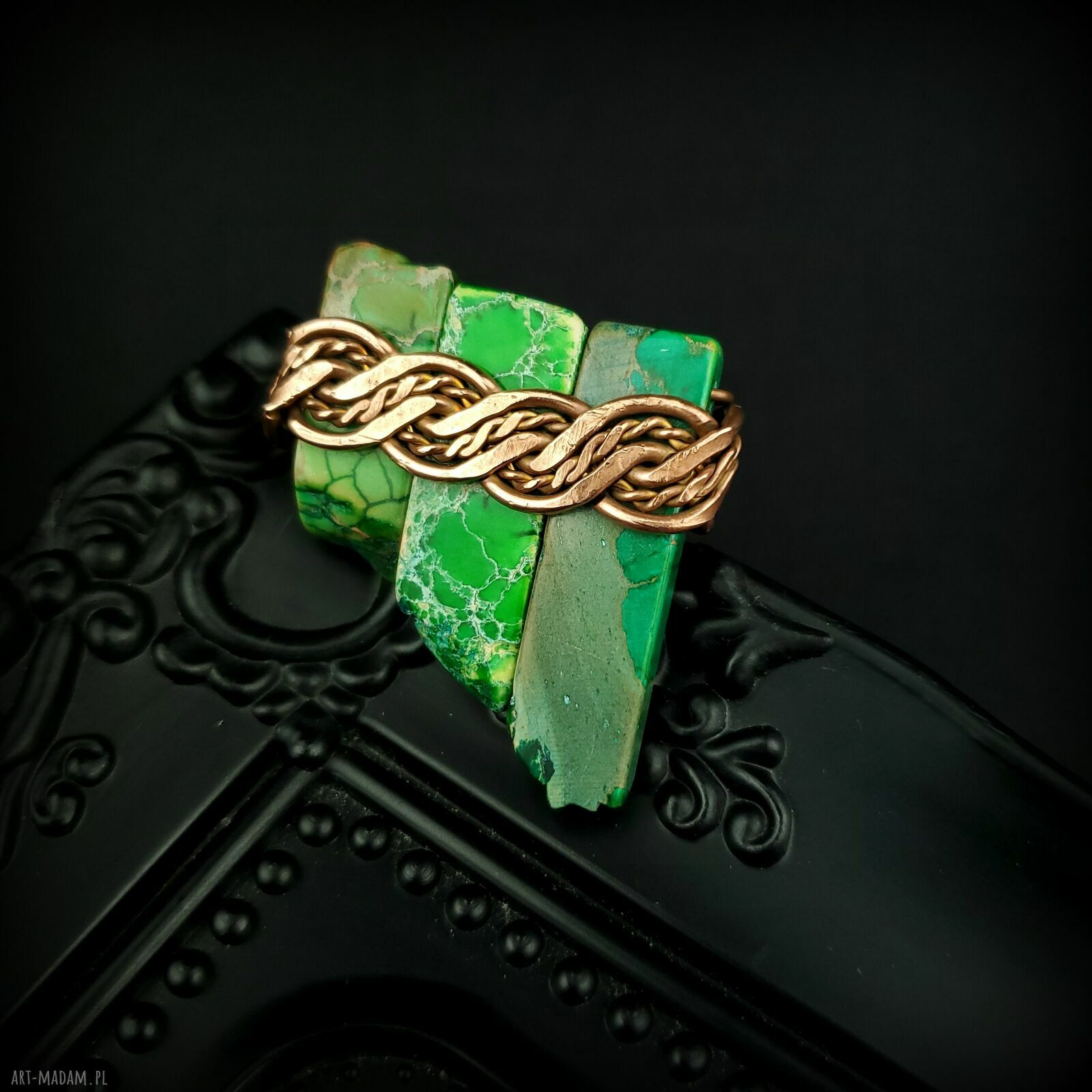 Jaspis cesarski - broszka wire wrapping z miedzią