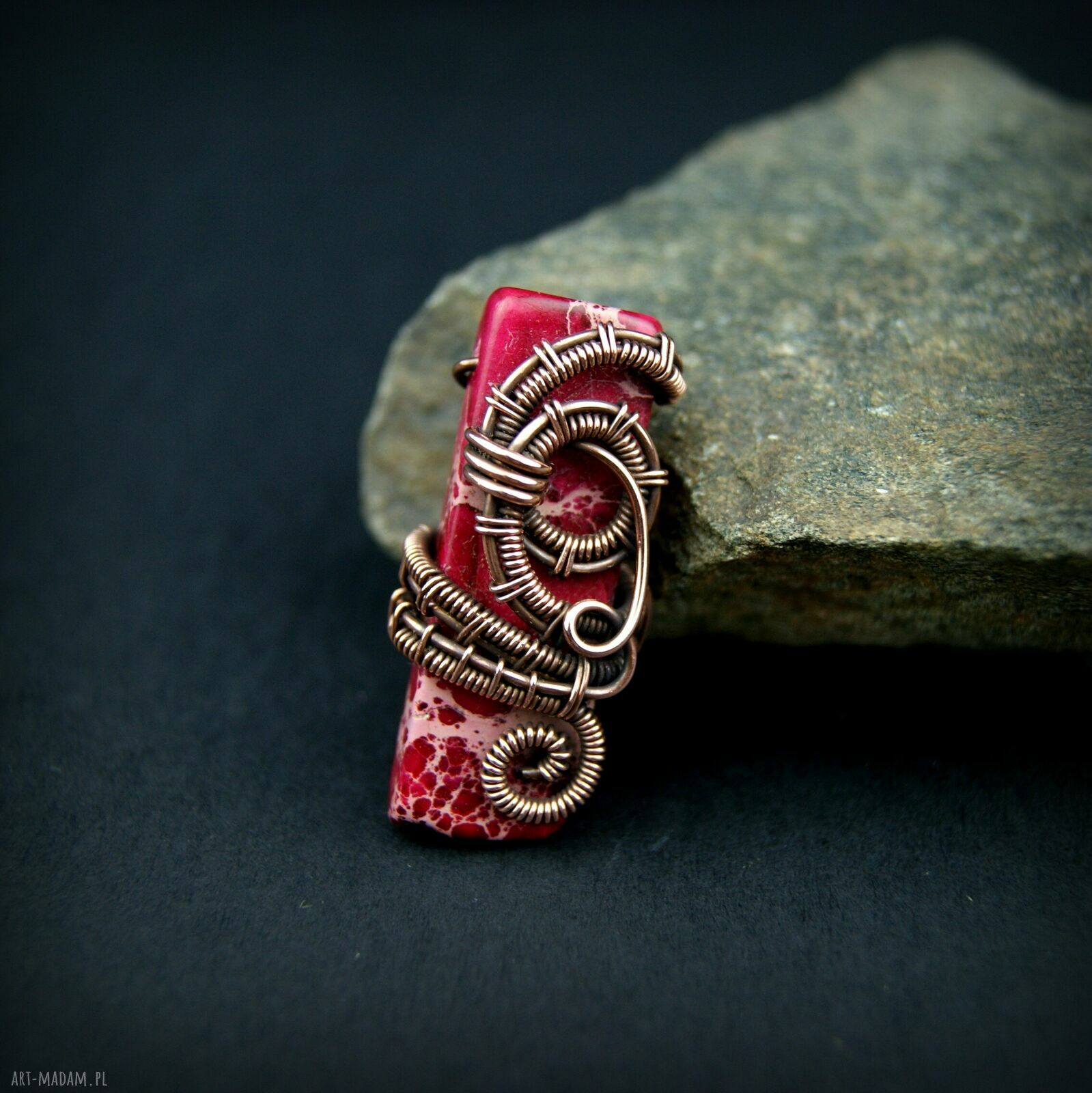 Jaspis cesarski - broszka wire wrapping z miedzią