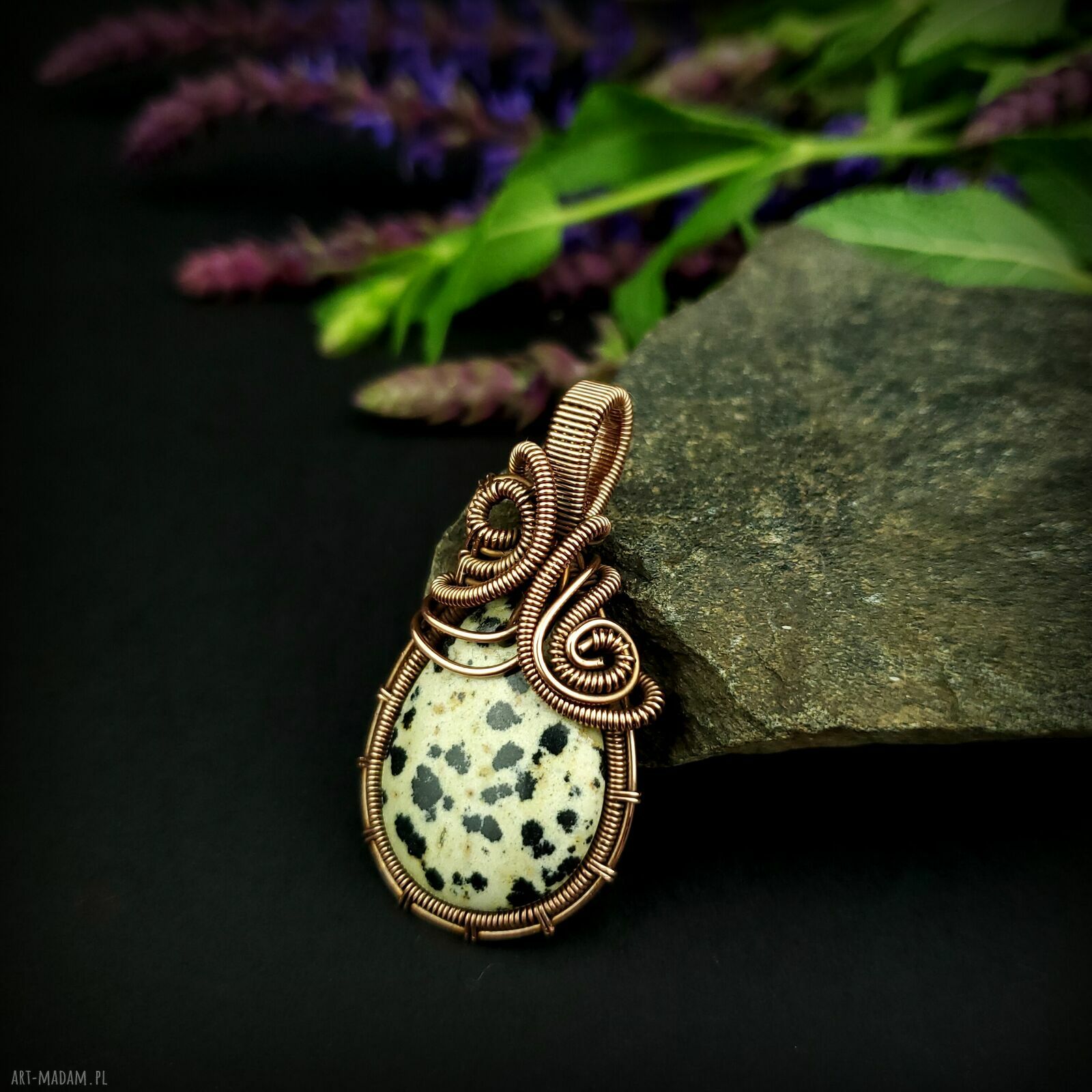 Jaspis dalmatyński - miedziany wisiorek wire wrapping (oksydowany)