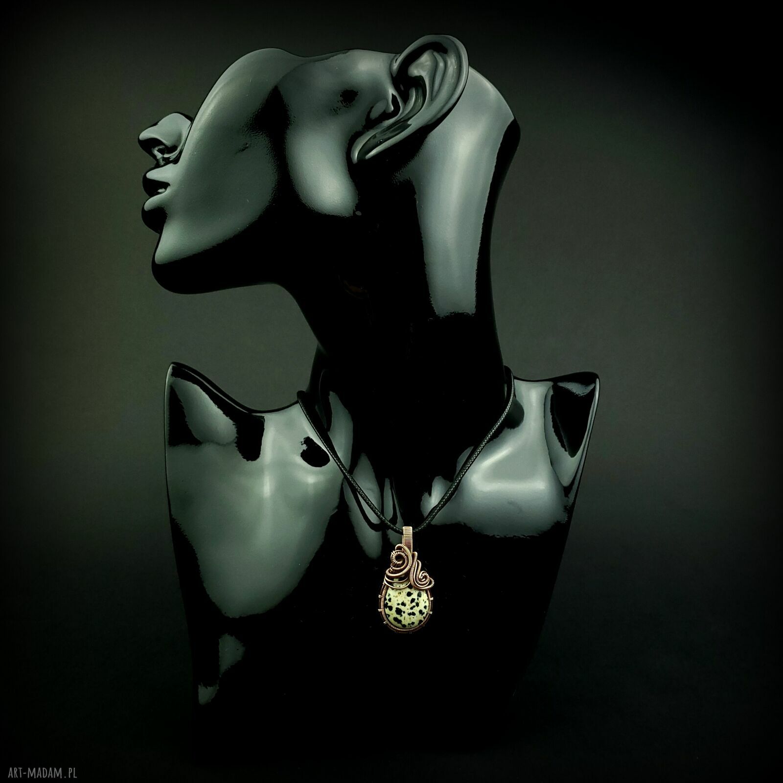 Jaspis dalmatyński - miedziany wisiorek wire wrapping (oksydowany)