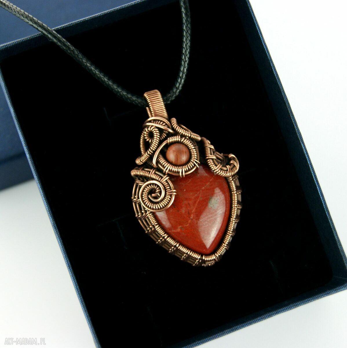 Wisiorek z jaspisem Mokait wire wrapping - miedziany amulet z hematytem