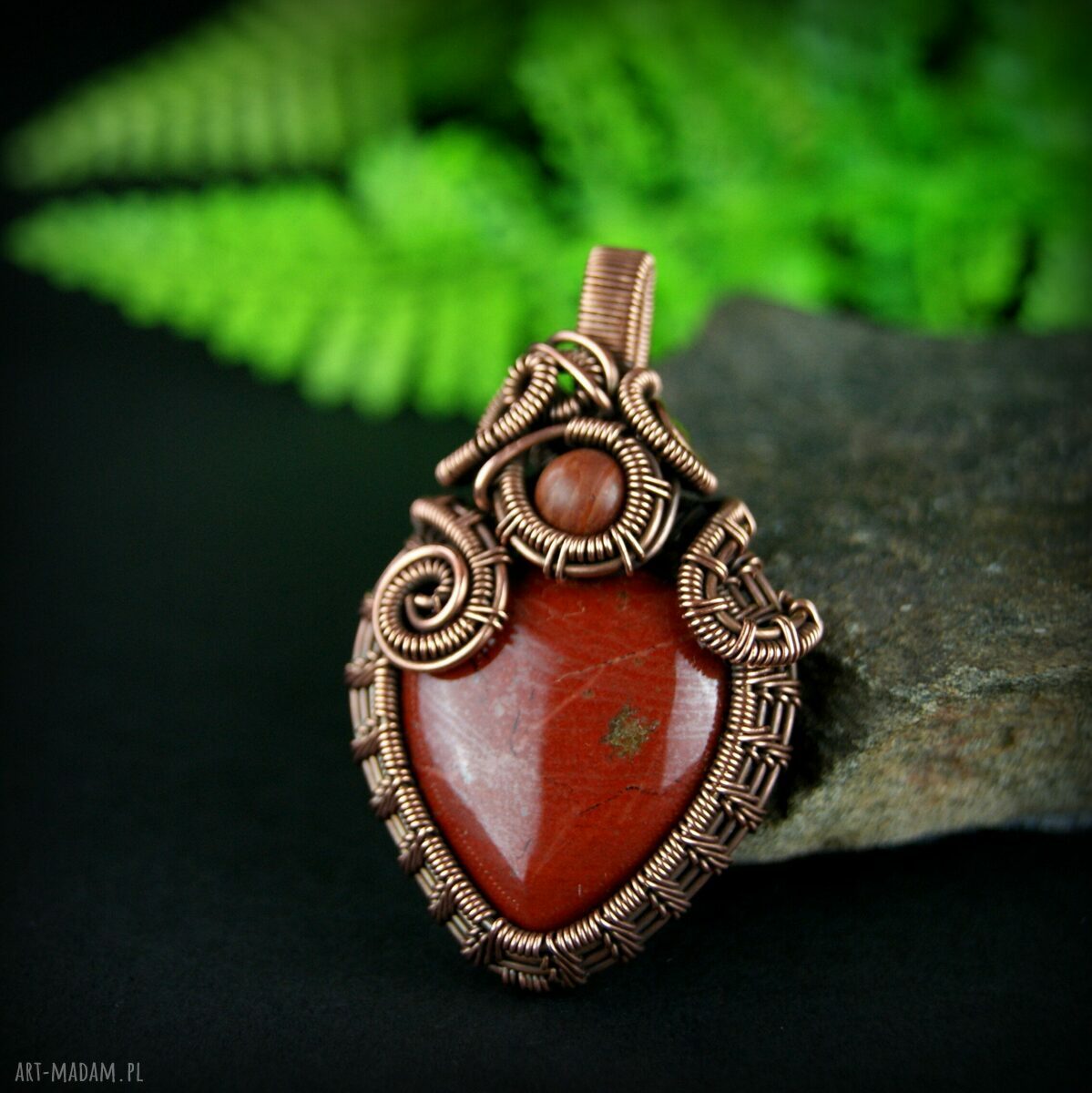 Wisiorek z jaspisem Mokait wire wrapping - miedziany amulet z hematytem
