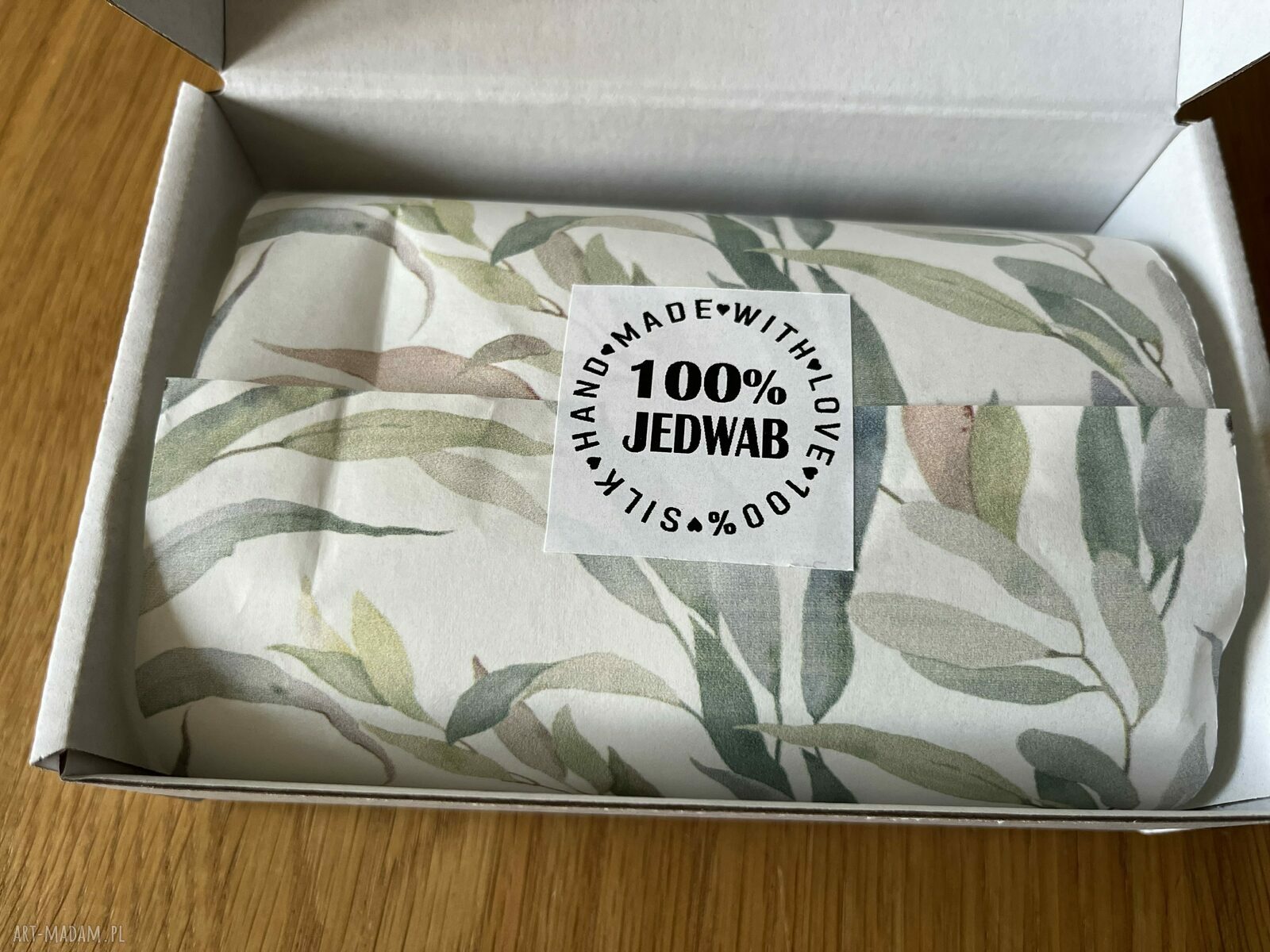 Biała jedwabna gumka do włosów z 100% naturalnego jedwabiu - handmade