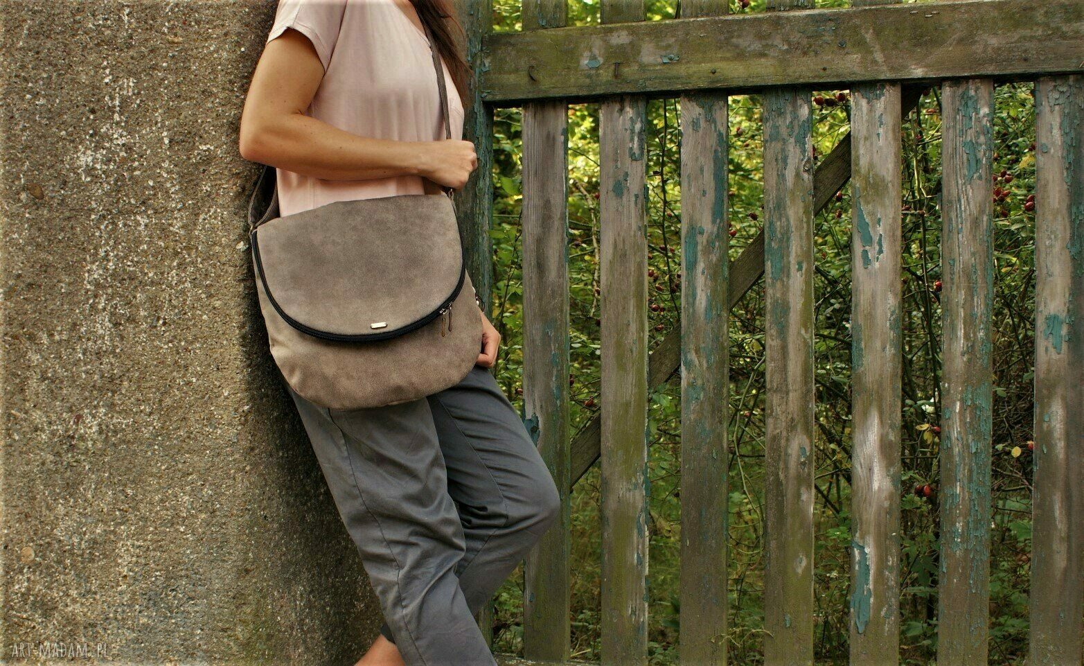 Listonoszka taupe hand made