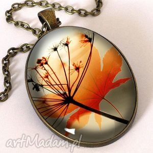 jesienna nostalgia - owalny medalion z łańcuszkiem