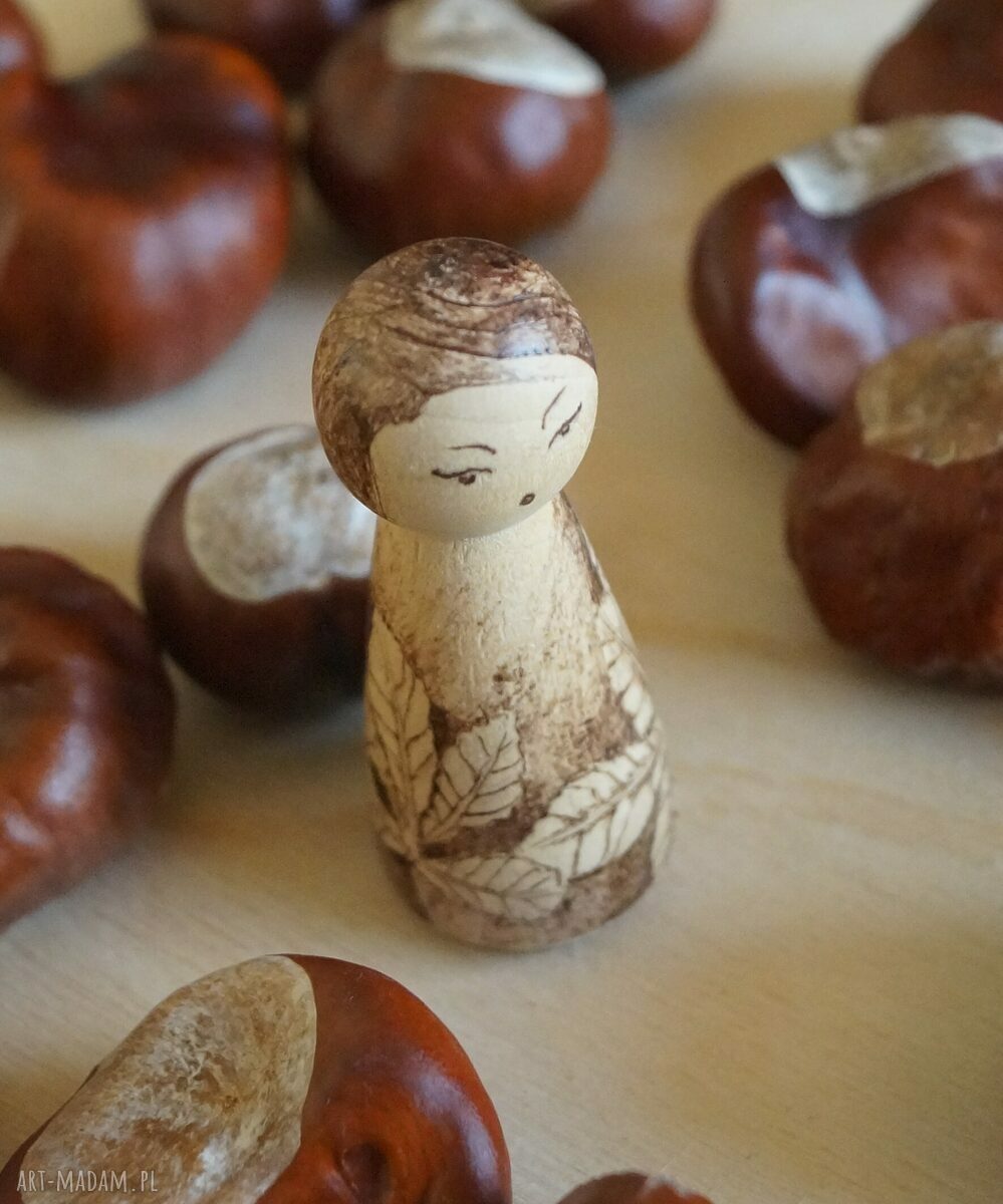 lalki: Jesienna ręcznie wypalana drewniana laleczka Hand Made