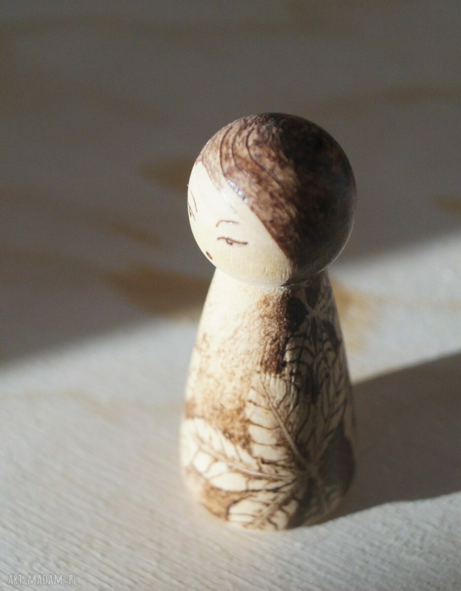 lalki: Jesienna ręcznie wypalana drewniana laleczka Hand Made