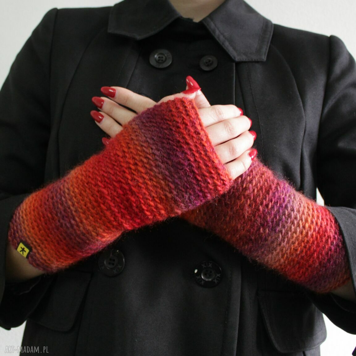 Mitenki czerwieniach rękawiczki cieniowane wiosenne jesienne