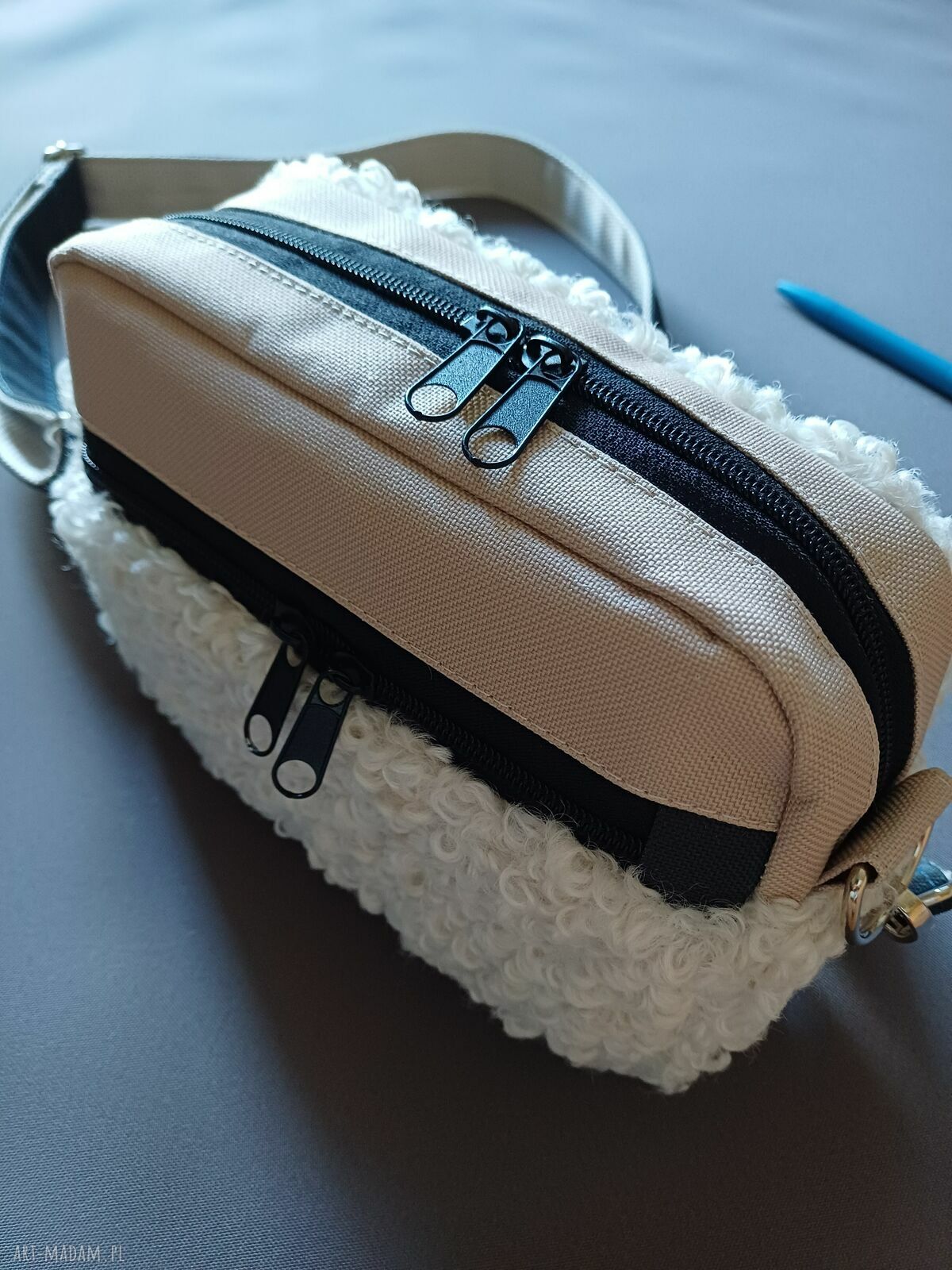 Torebka listonoszka z miękkiego misia na jesień i zimę