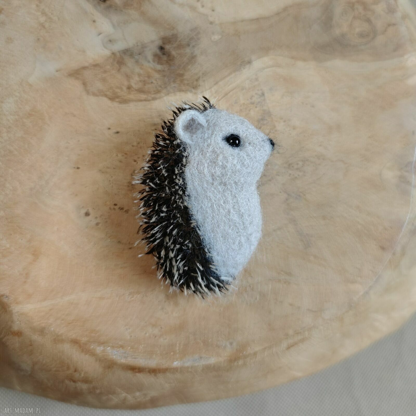 Jeżyk - broszka filcowana na sucho 6 cm