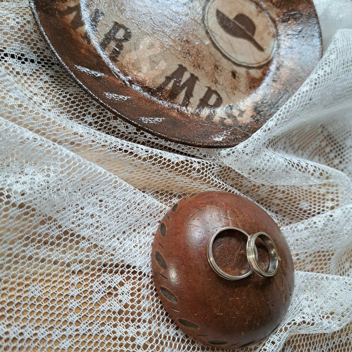 Talerzyk ślubny MR&MRS On i Ona w stylu Retro Vintage z motywem kapeluszy