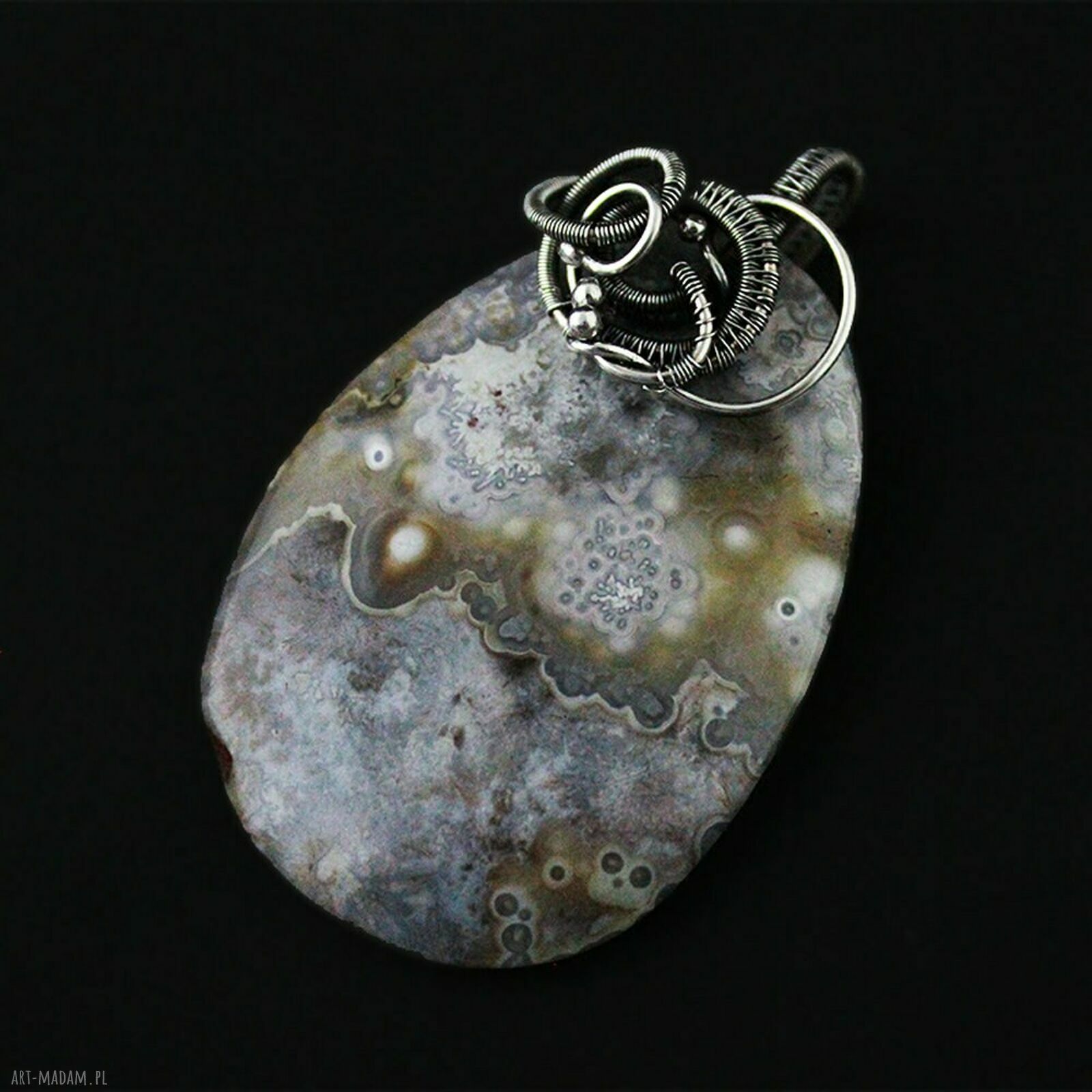 Kalama - duży wisior z szarym agatem w oksydowanym srebrze (wire-wrapping)