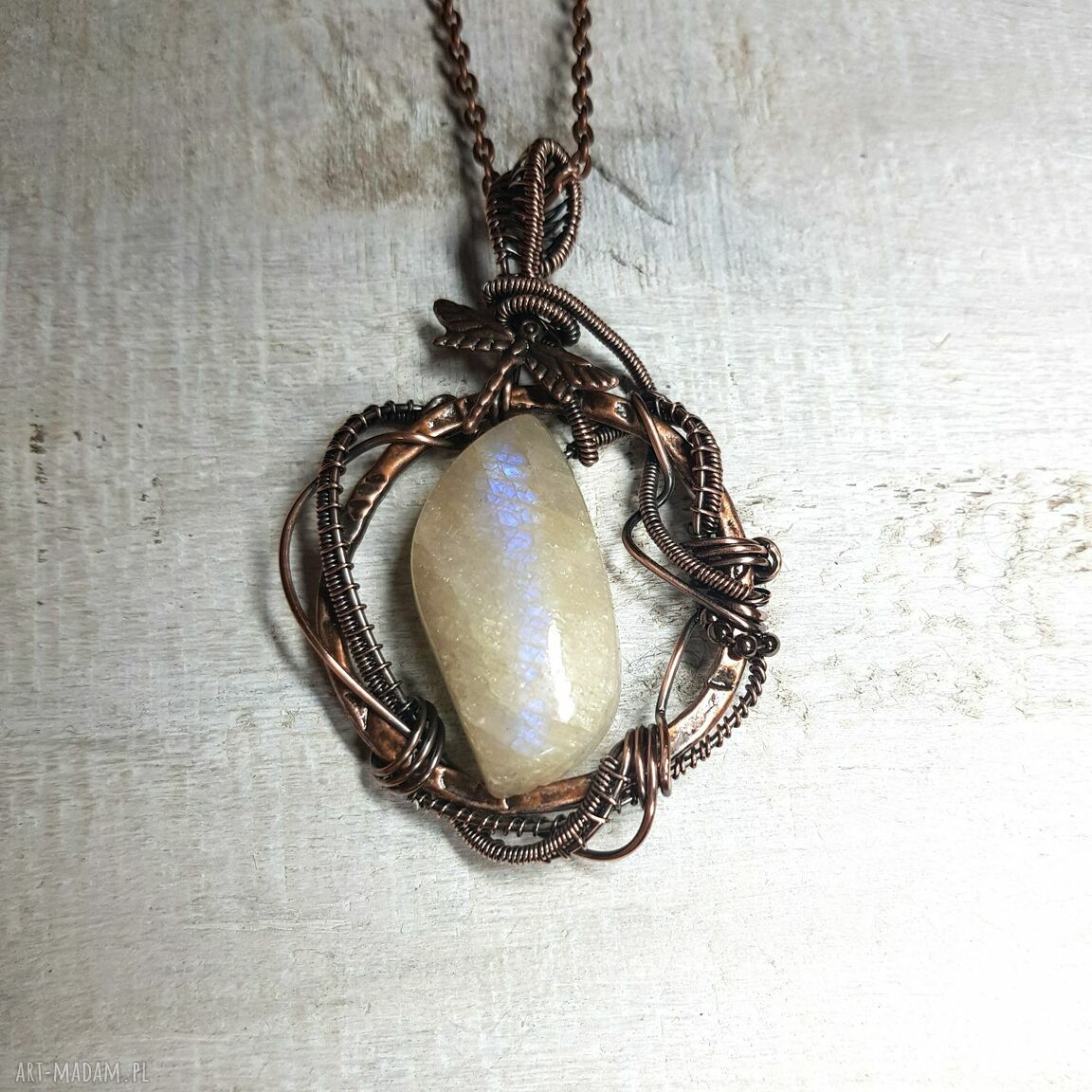 Wisiorek z kamieniem księżycowym m199 - miedź wire wrapping