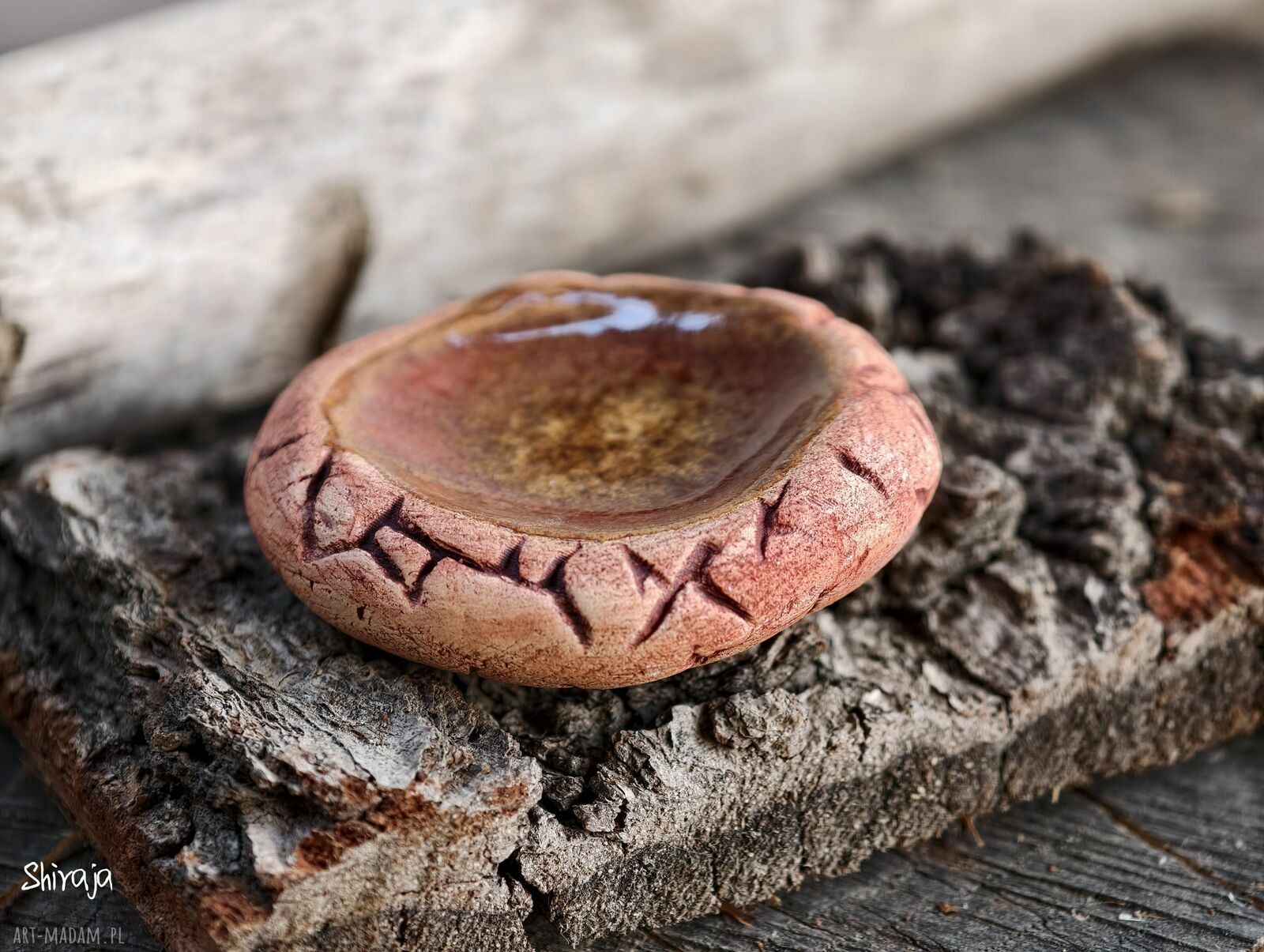 Ceramiczny kamień spokoju Ziemia - ręcznie robiony amulet