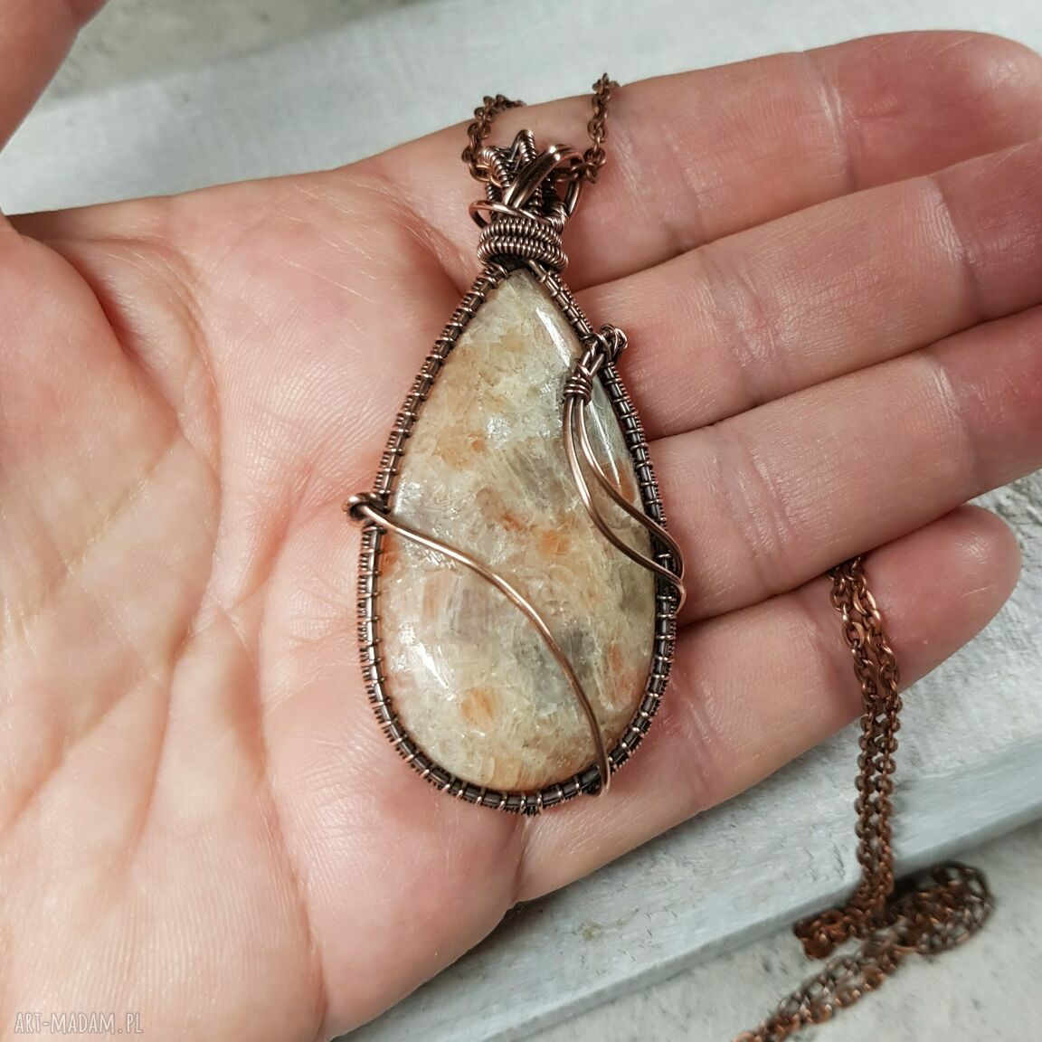 Kamień Słoneczny M248 - wisiorek wire wrapping z miedzi