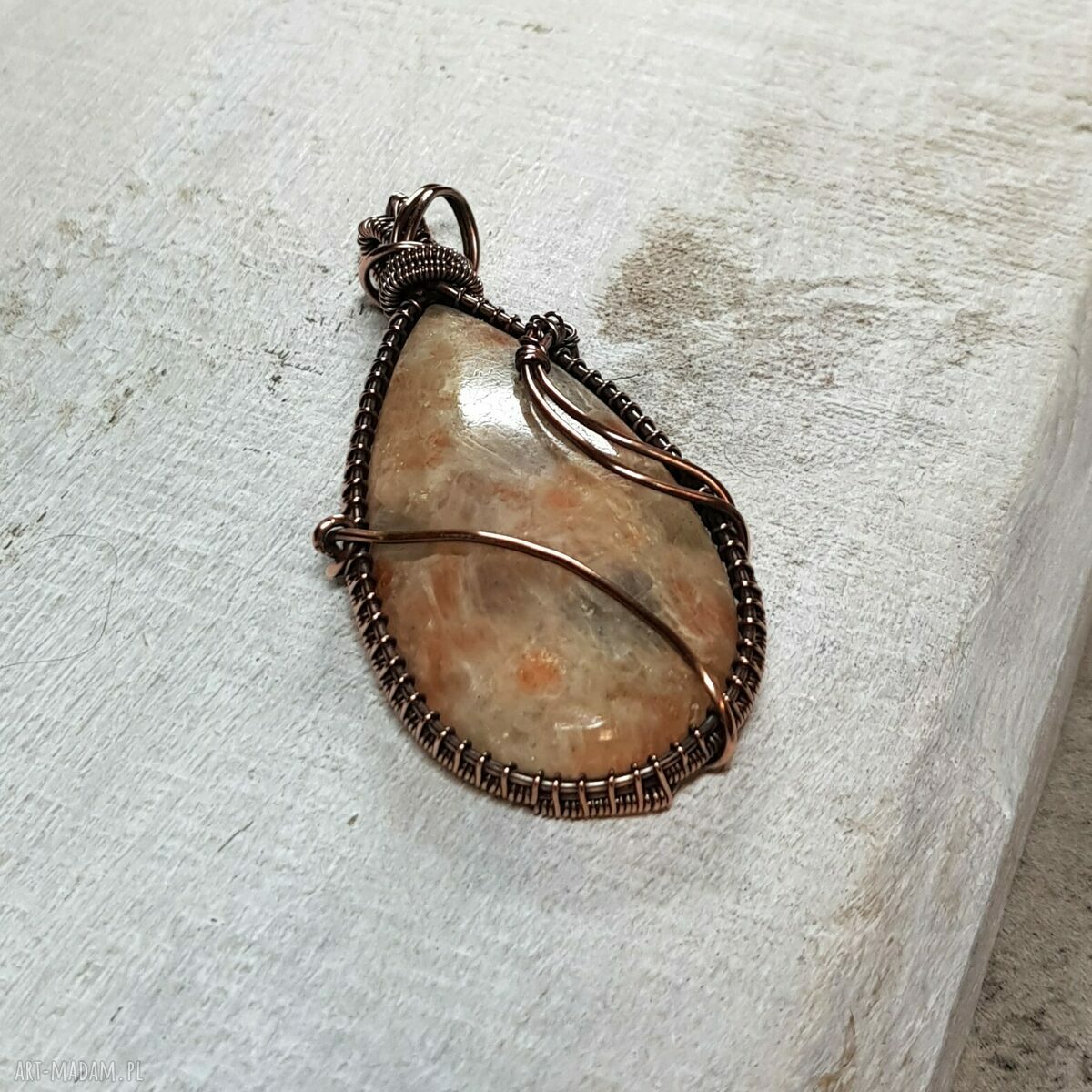 Kamień Słoneczny M248 - wisiorek wire wrapping z miedzi