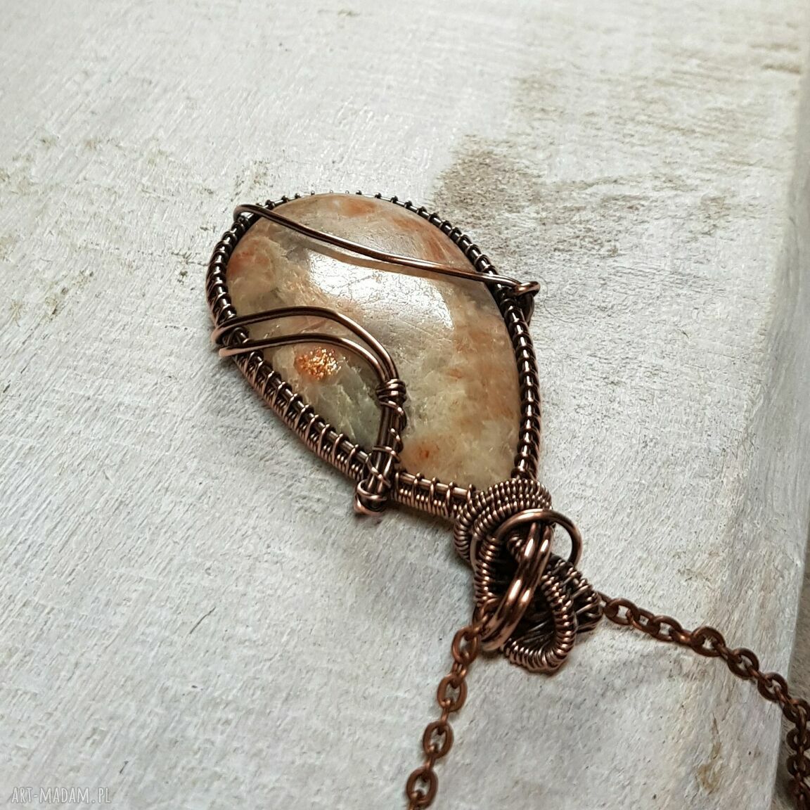 Kamień Słoneczny M248 - wisiorek wire wrapping z miedzi