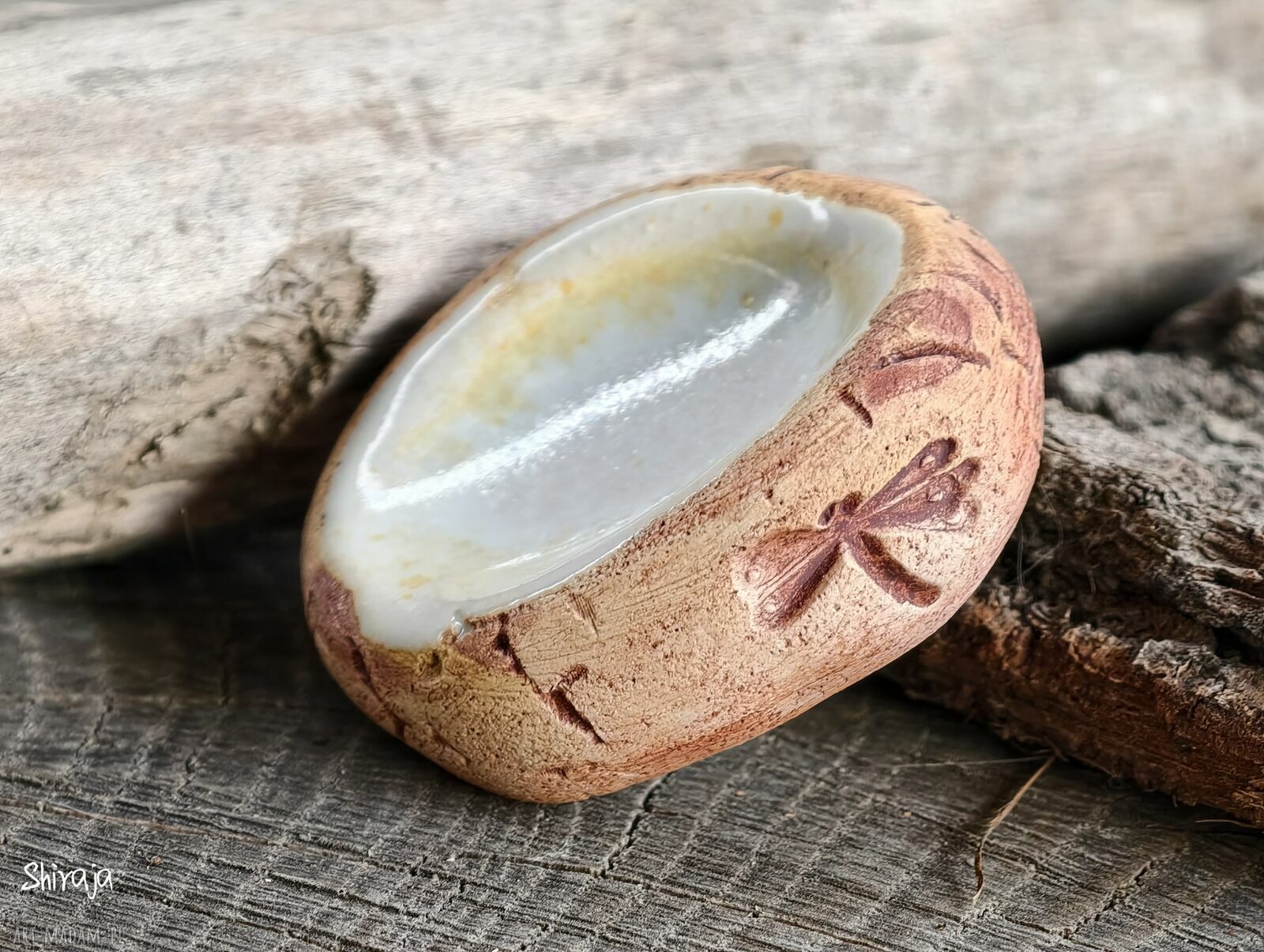Kamień spokoju z ważką - ceramiczny kamień antystresowy