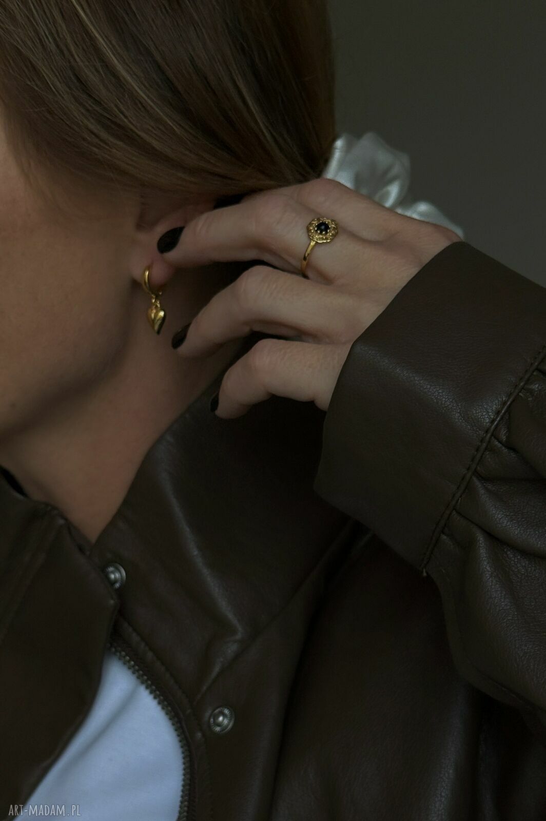 pierścionki: Złoty pierścionek z onyksem Hand Made