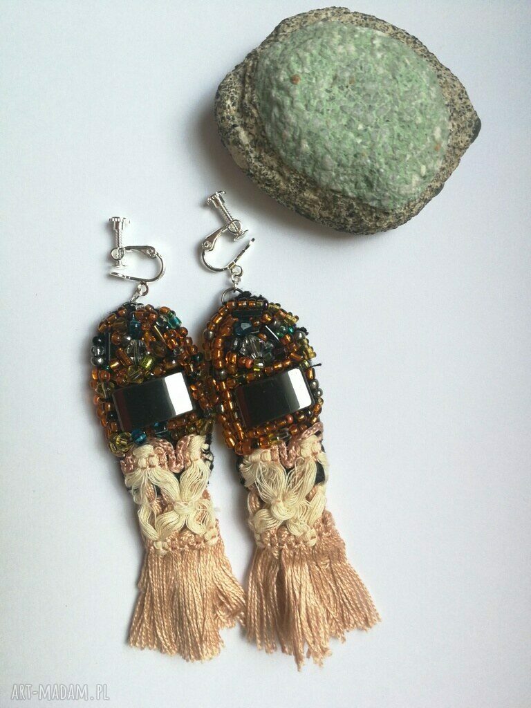 Orientalne klipsy boho z kamieniami i frędzlami - wiszące, kolorowe