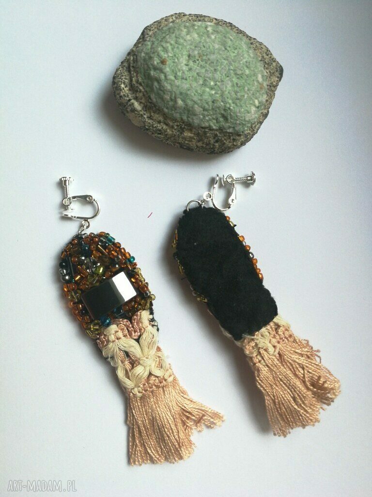Orientalne klipsy boho z kamieniami i frędzlami - wiszące, kolorowe