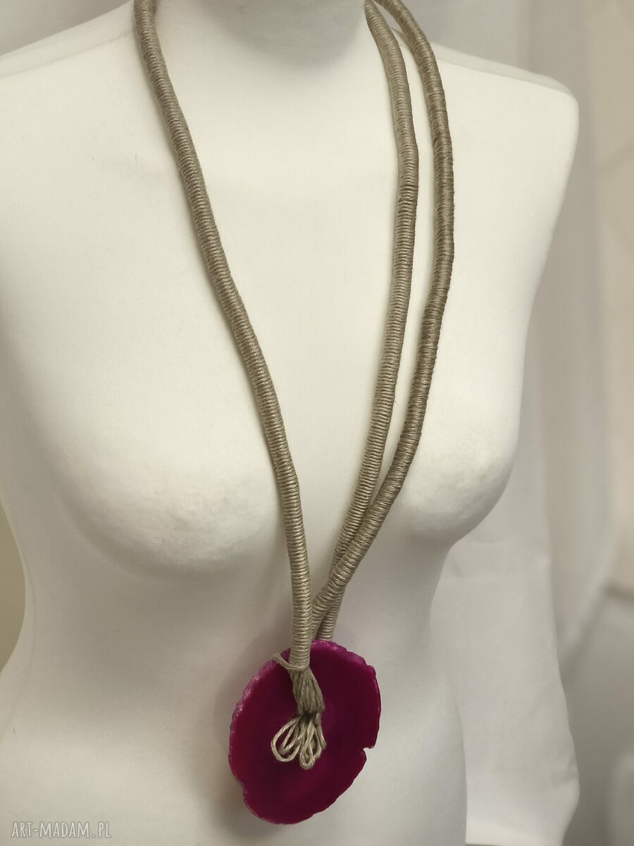 Wisior z agatem fuksji i lnianej nici - eko biżuteria handmade