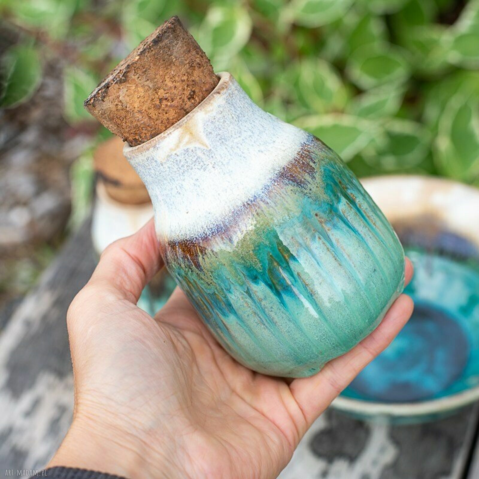 Ręcznie robiona ceramiczna dekoracja do domu