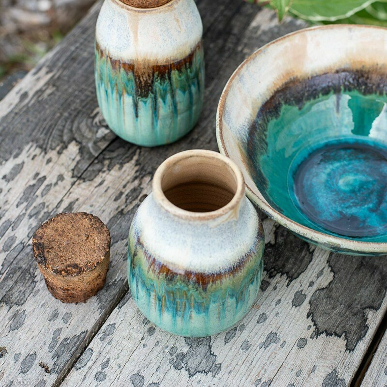 Ręcznie robiona ceramiczna dekoracja do domu
