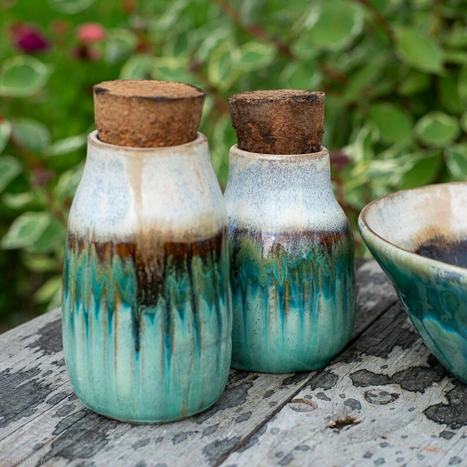 Ręcznie robiona ceramiczna dekoracja do domu