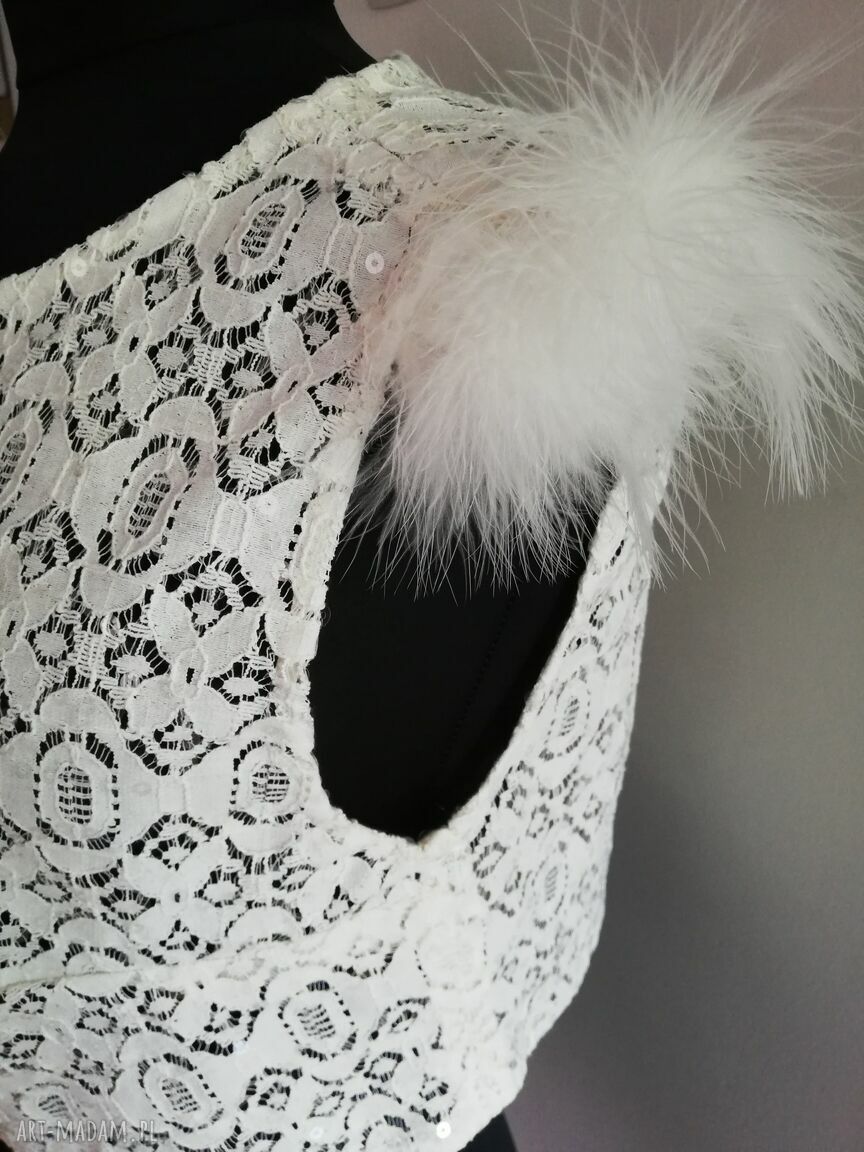 Kamizelka boho ecru z koronki i piórkami - narzutka ślubna S/M