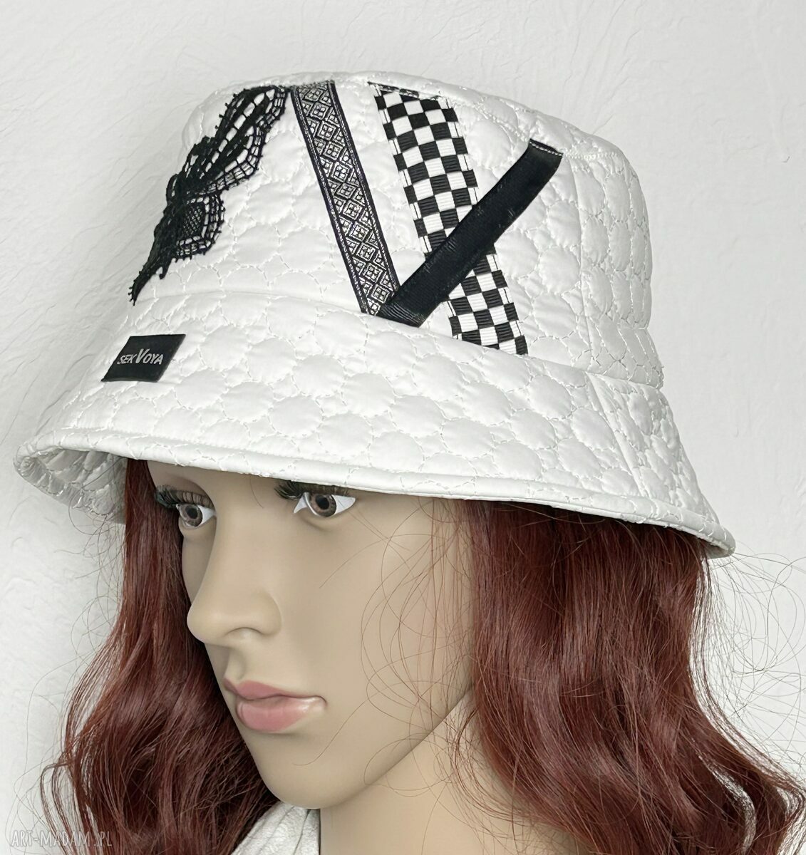 Ręcznie robiona czapka bucket hat ZERO WASTE 15 - motyl, upcycling i koronka, rozmiar 56