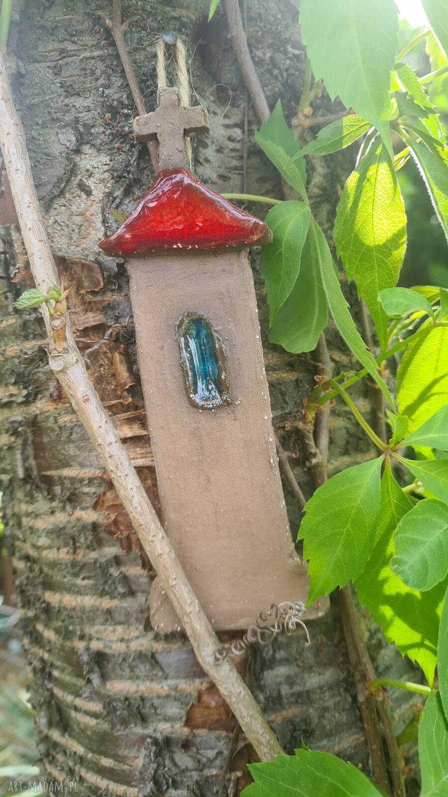 Kapliczka ceramiczna 17 cm - ręczna ozdoba domu i ogrodu