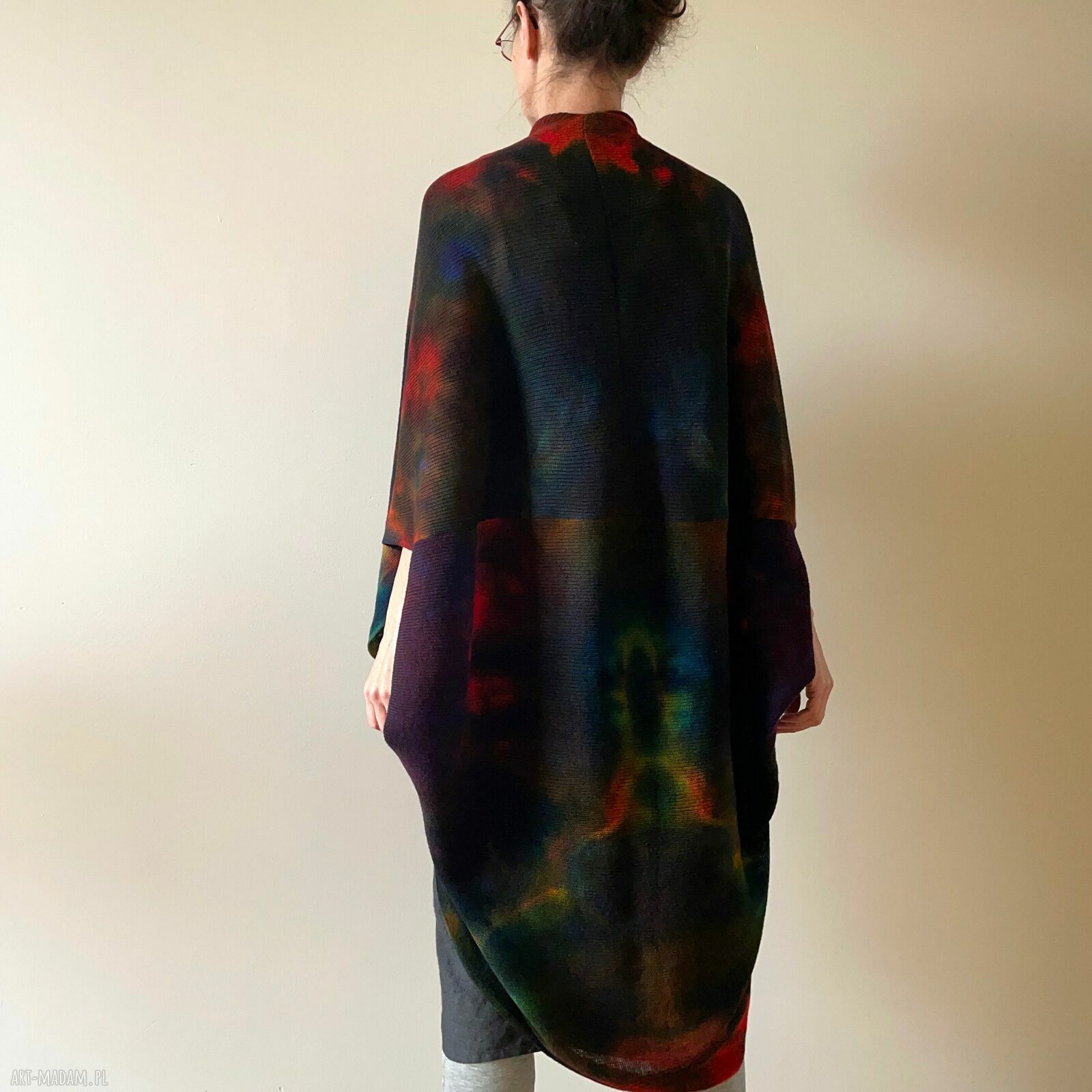 Kardigan "Kokon" z wełny merino - ciemny z kolorowymi akcentami (oversize)