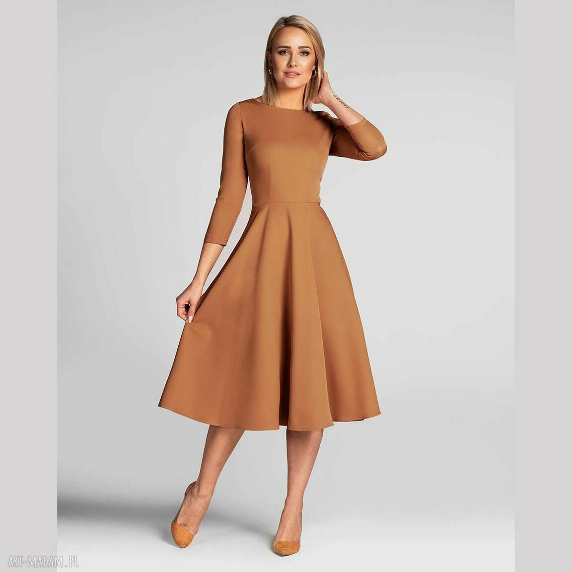 Sukienka midi total klara carmel rozkloszowana karmel basic