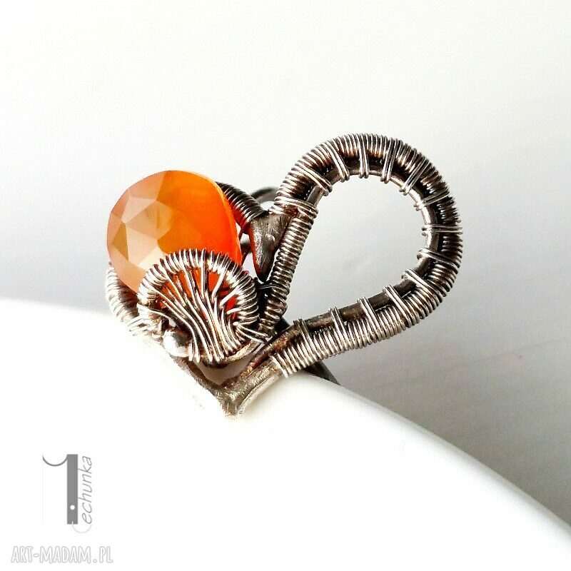 KarmeLOVE srebrny pierścionek z karneolem wire wrapping (serce) | otwarta obrączka
