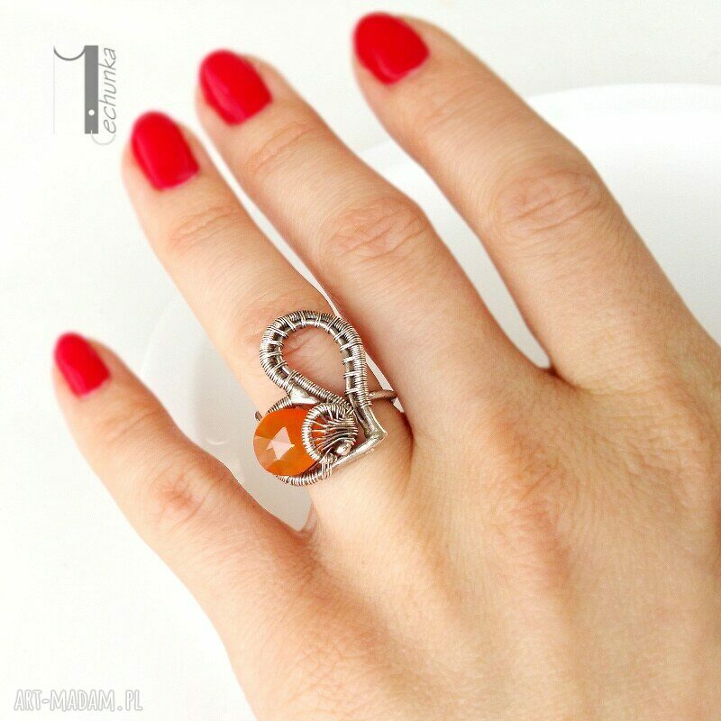 KarmeLOVE srebrny pierścionek z karneolem wire wrapping (serce) | otwarta obrączka