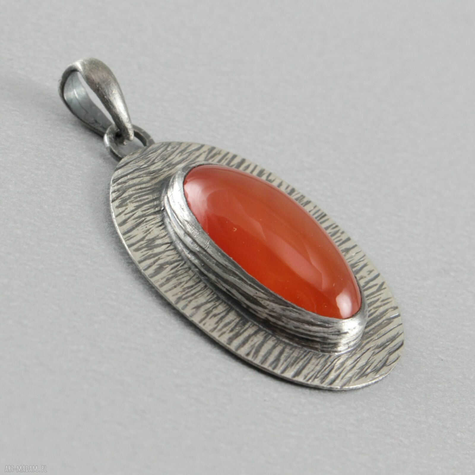 Karneol w oksydowanym srebrze 925 - wisiorek 1946a