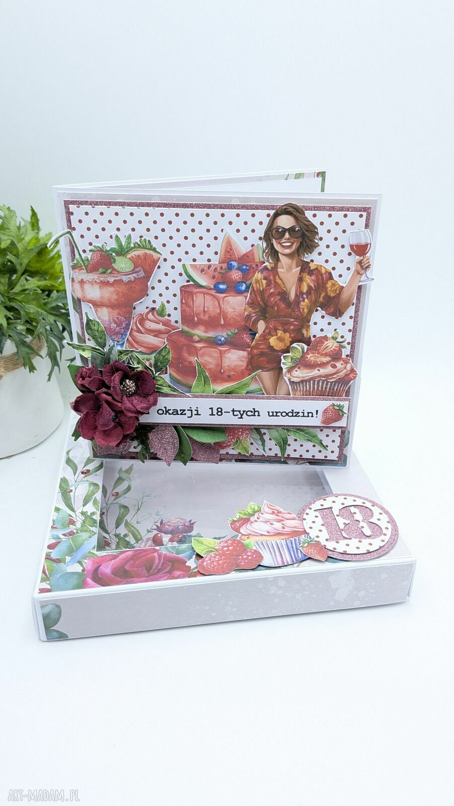 Kartka na 18 urodziny w pudełku - ręcznie robiona scrapbooking
