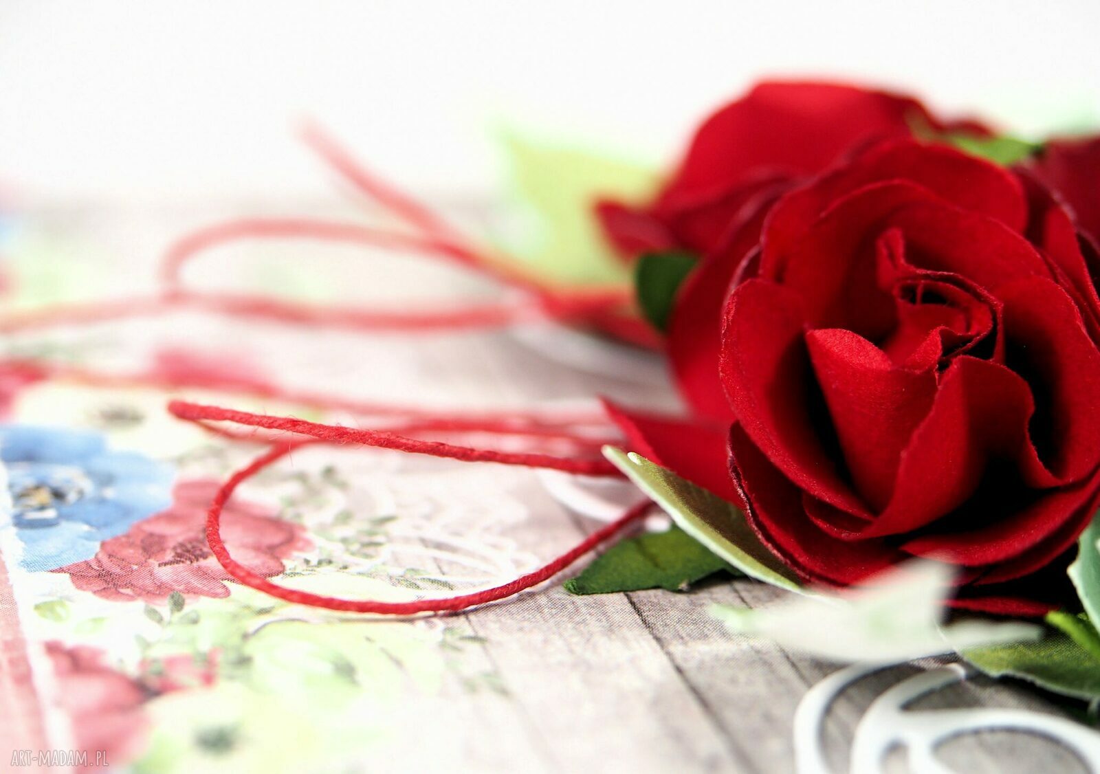 Ręcznie robiona kartka scrapbooking Czerwone Róże 3D w pudełku