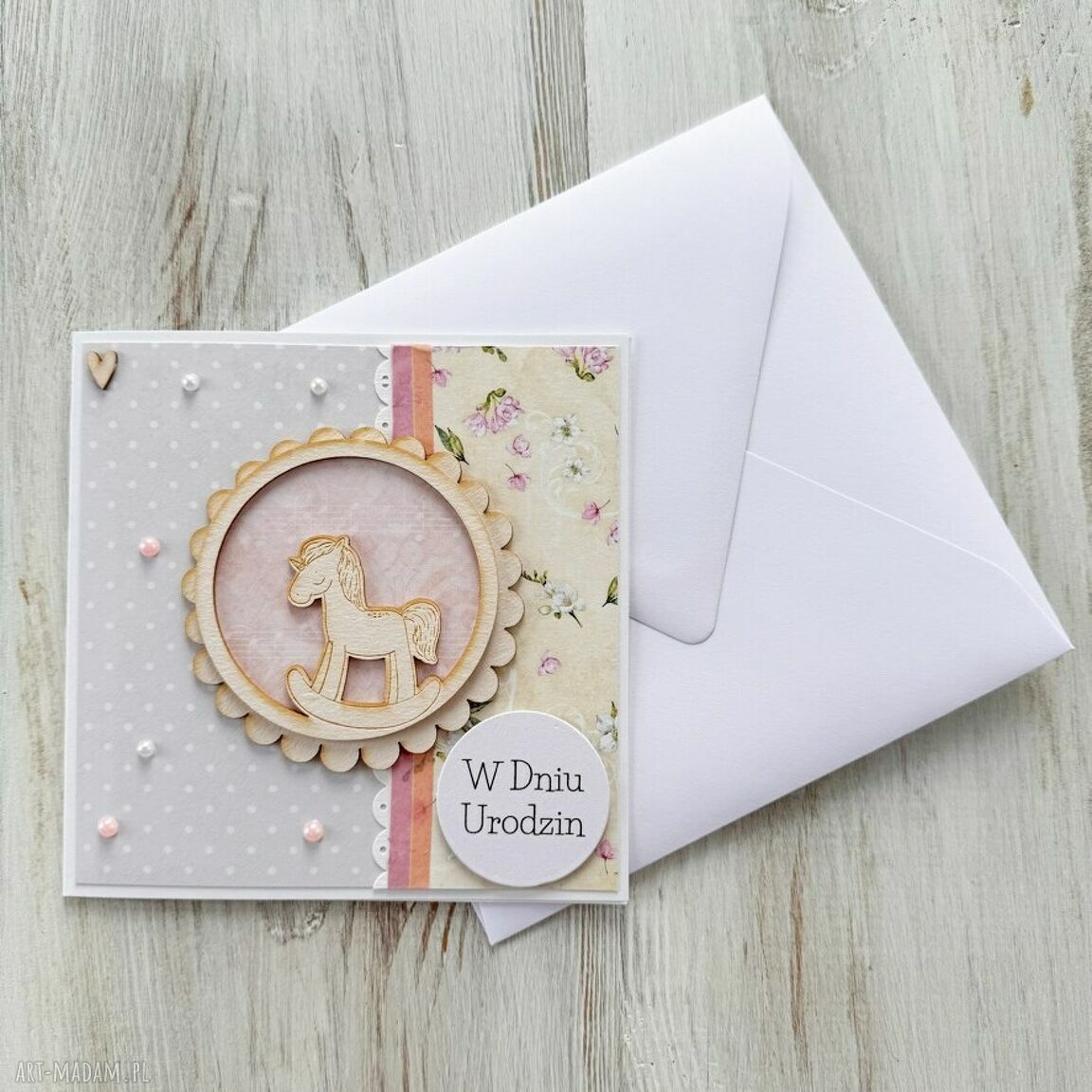Pastelowa kartka dla dziewczynki na roczek, babyshower i chrzest z uroczym jednorożcem