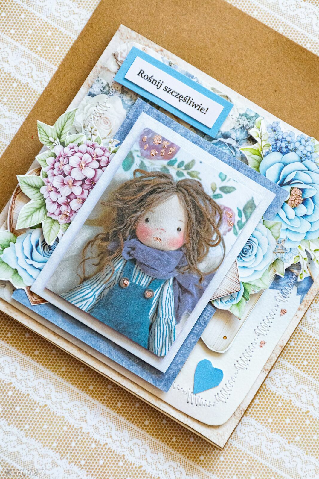Kartka urodzinowa w stylu scrapbooking "Rośnij szczęśliwie" - bogato zdobiona dla dziewczynki