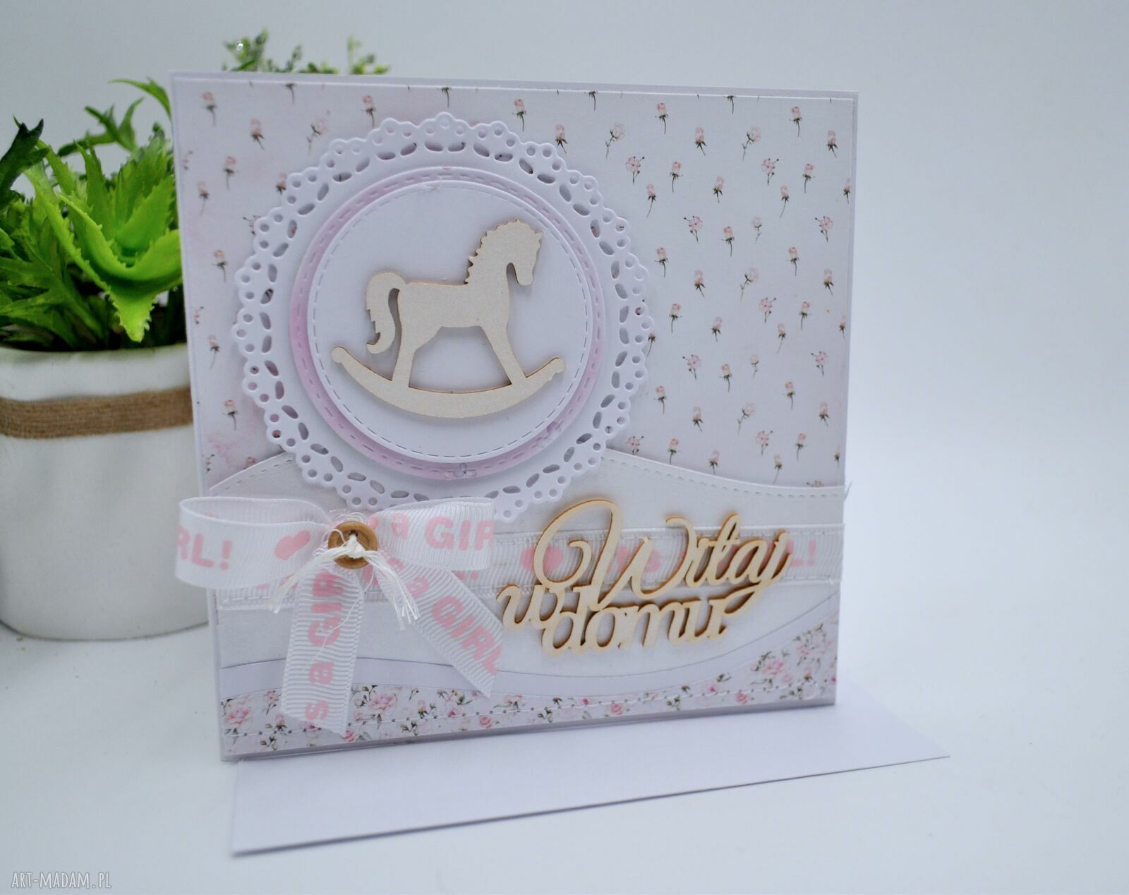 Kartka na narodziny dziewczynki “Witaj w domu” - rękodzieło mini pampers