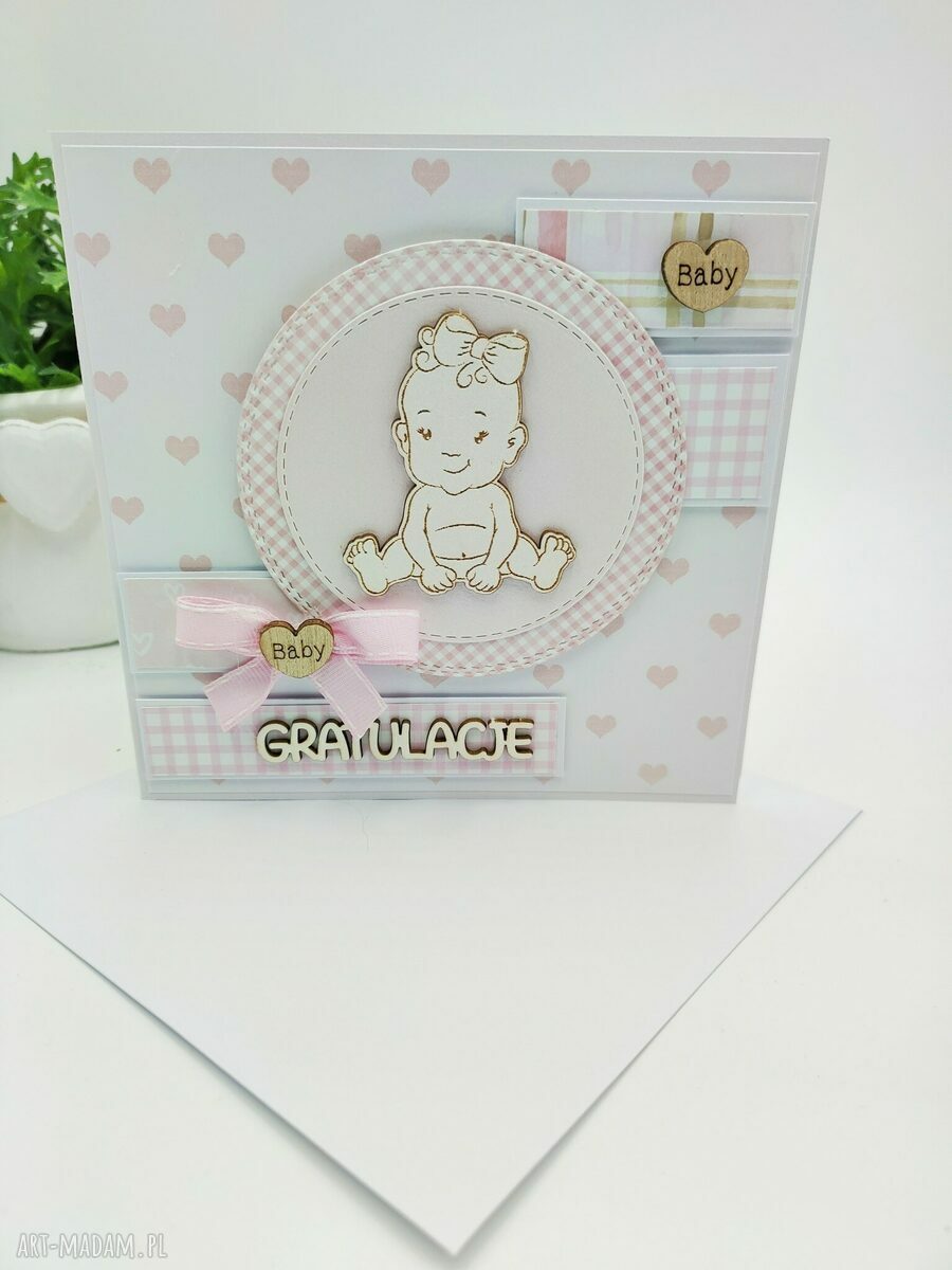Kartka gratulacyjna z okazji narodzin dziewczynki - pastelowy róż, serce i biała koperta