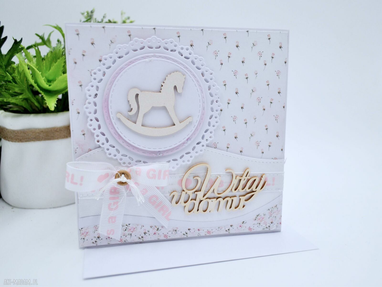 Kartka na narodziny dziewczynki “Witaj w domu” - rękodzieło mini pampers