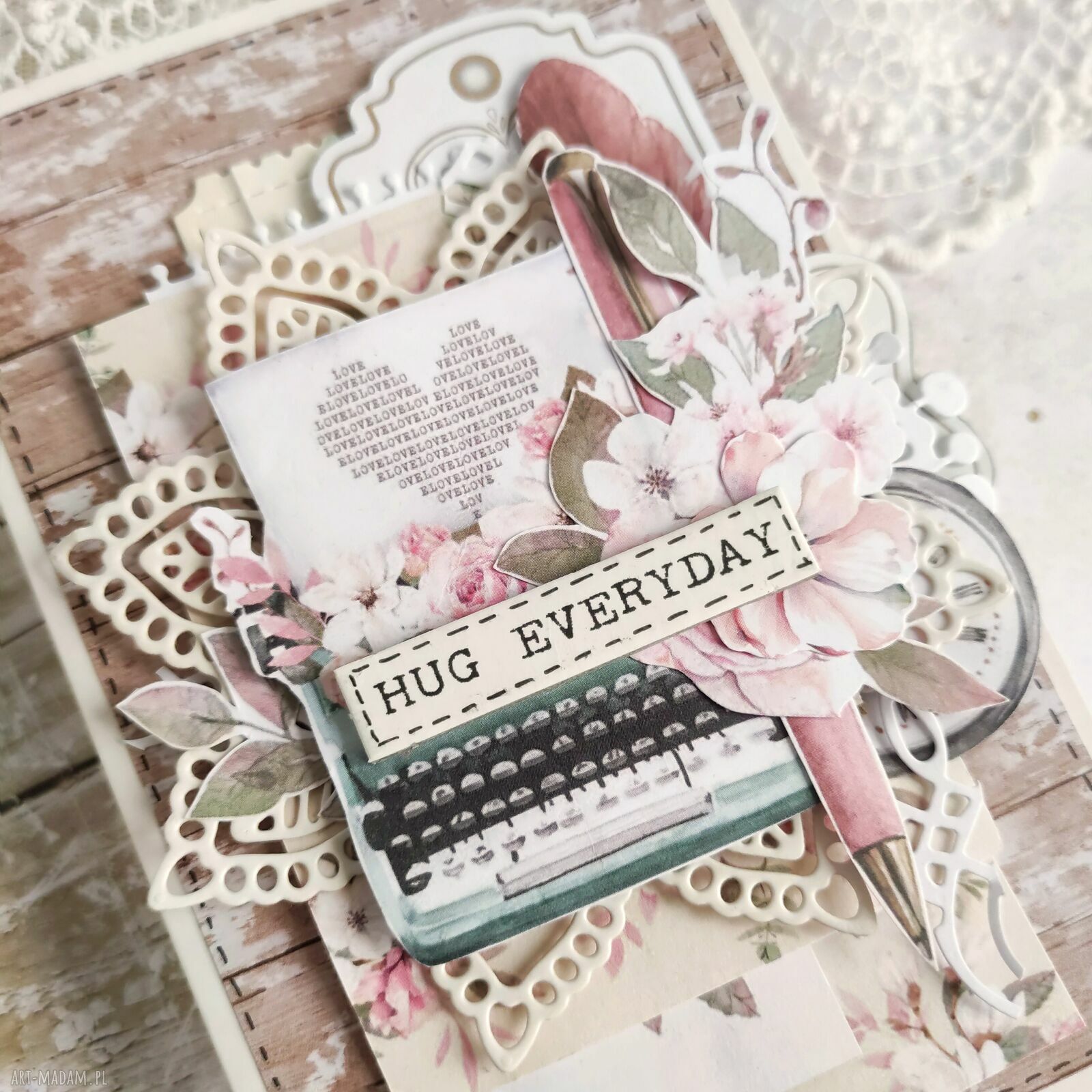 Kartka Hug everyday - ręcznie robiona kartka urodzinowa z koronką