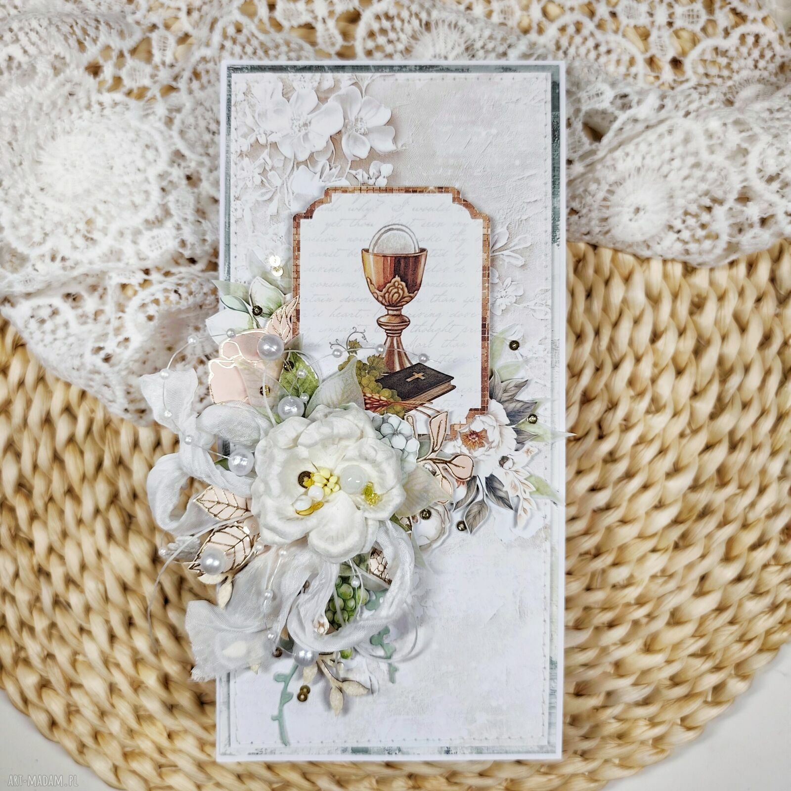Kartka komunijna z koronką i kwiatkami - ręcznie robiona pamiątka
