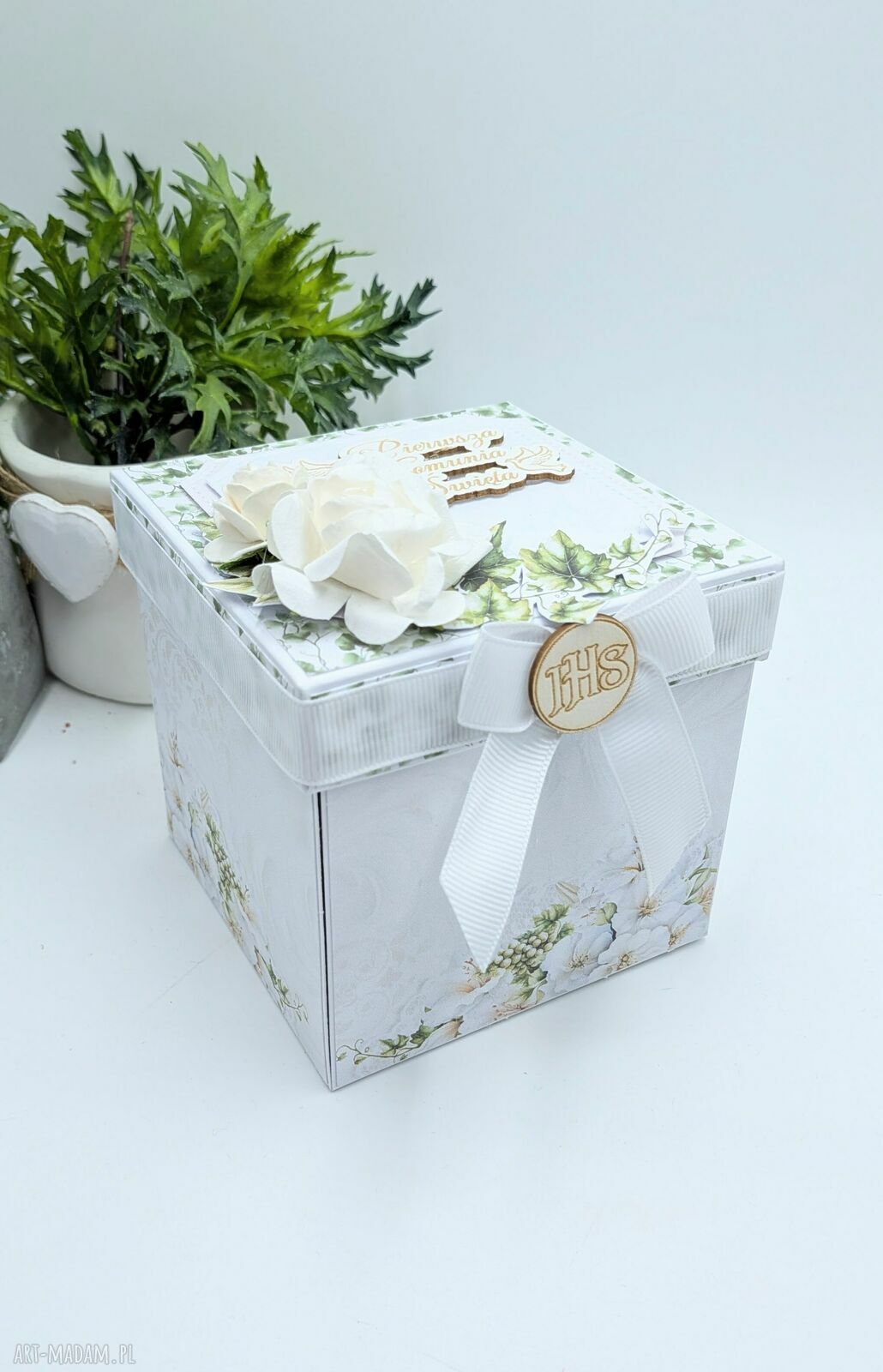 Ręcznie robiona kartka komunijna exploding box IHS