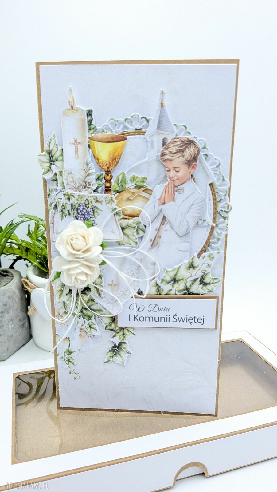 Kartka komunijna ręcznie robiona - z pudełkiem dla chłopca (scrapbooking 3D)
