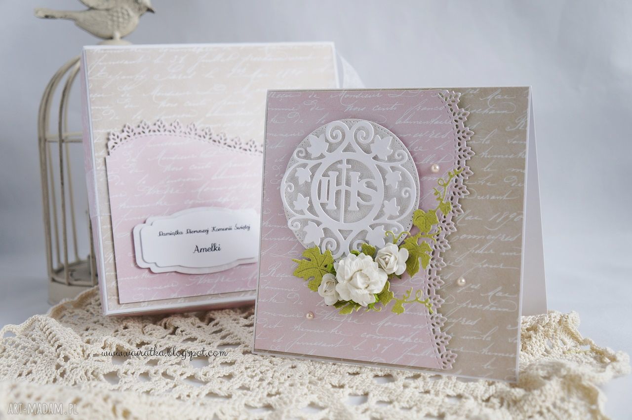 Kartka komunijna pudełkiem pamiątka pierwszej komunii Świętej