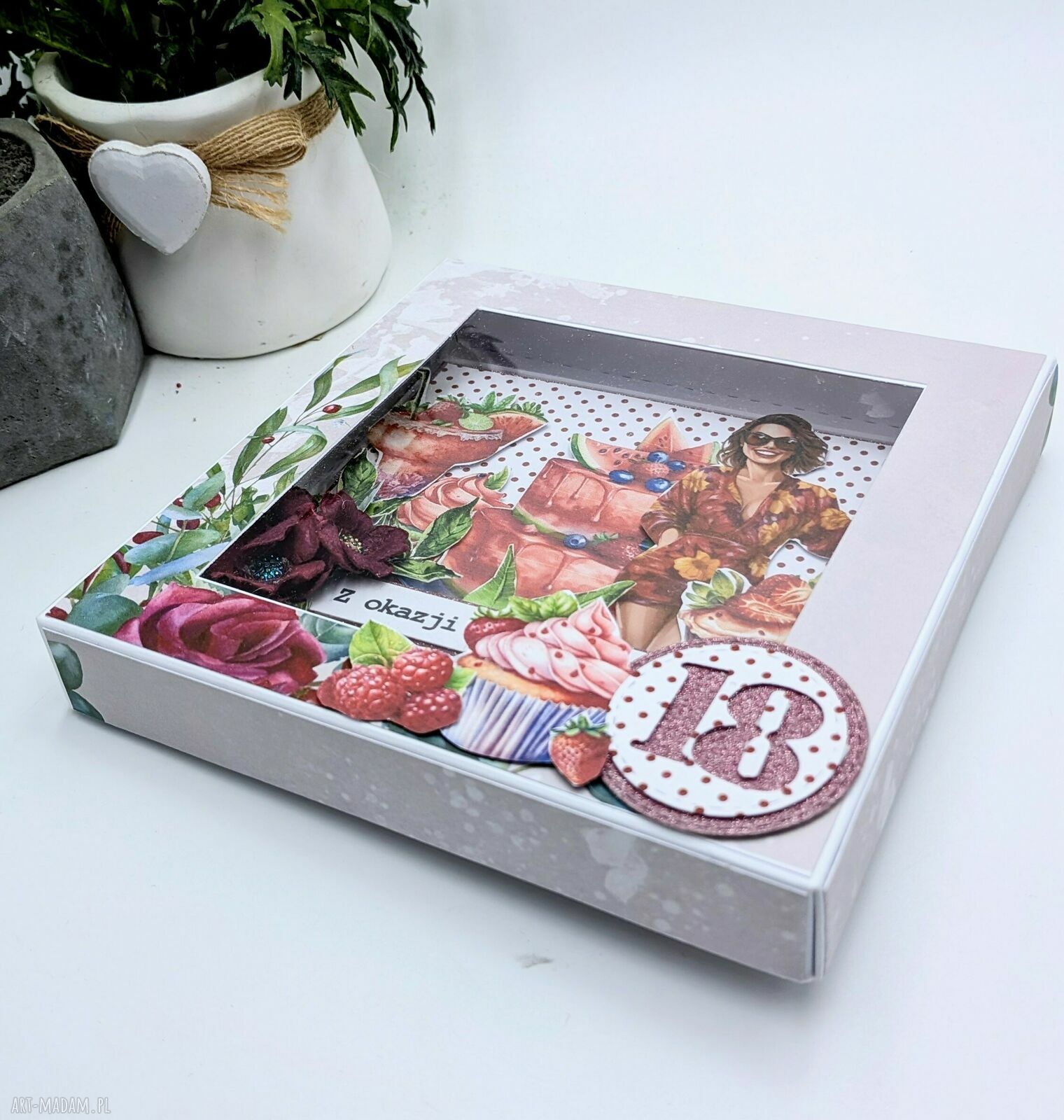 Kartka na 18 urodziny w pudełku - ręcznie robiona scrapbooking